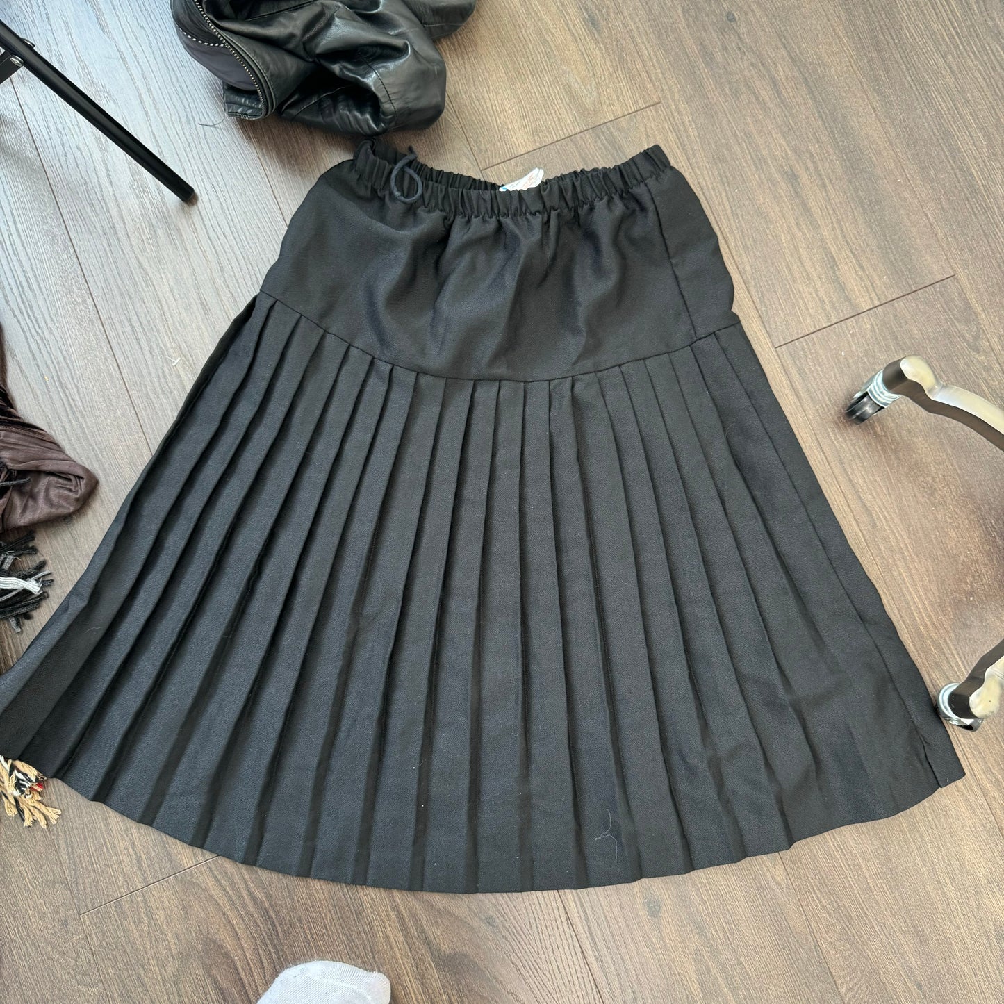 Vintage Black Pleated Midi Skirt