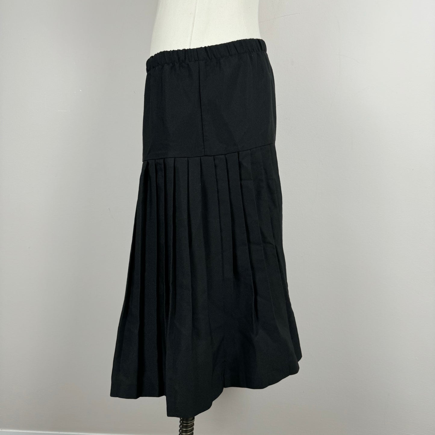 Black Pleated Drop Waist Midi Skirt