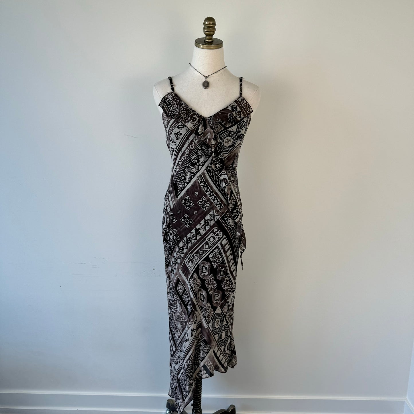Vintage Asymmetric Ruffled Paisley Print Dress