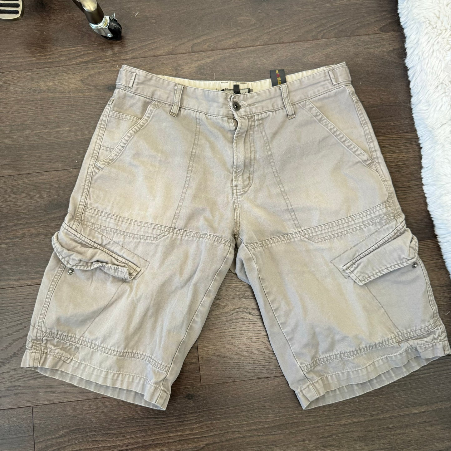Baggy Cargo Bermuda Shorts