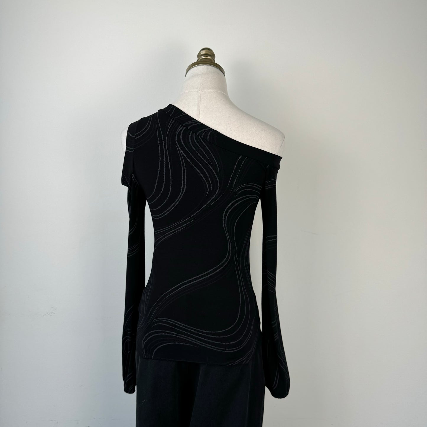 90s Cut Out Off Shoulder Long Sleeve Top