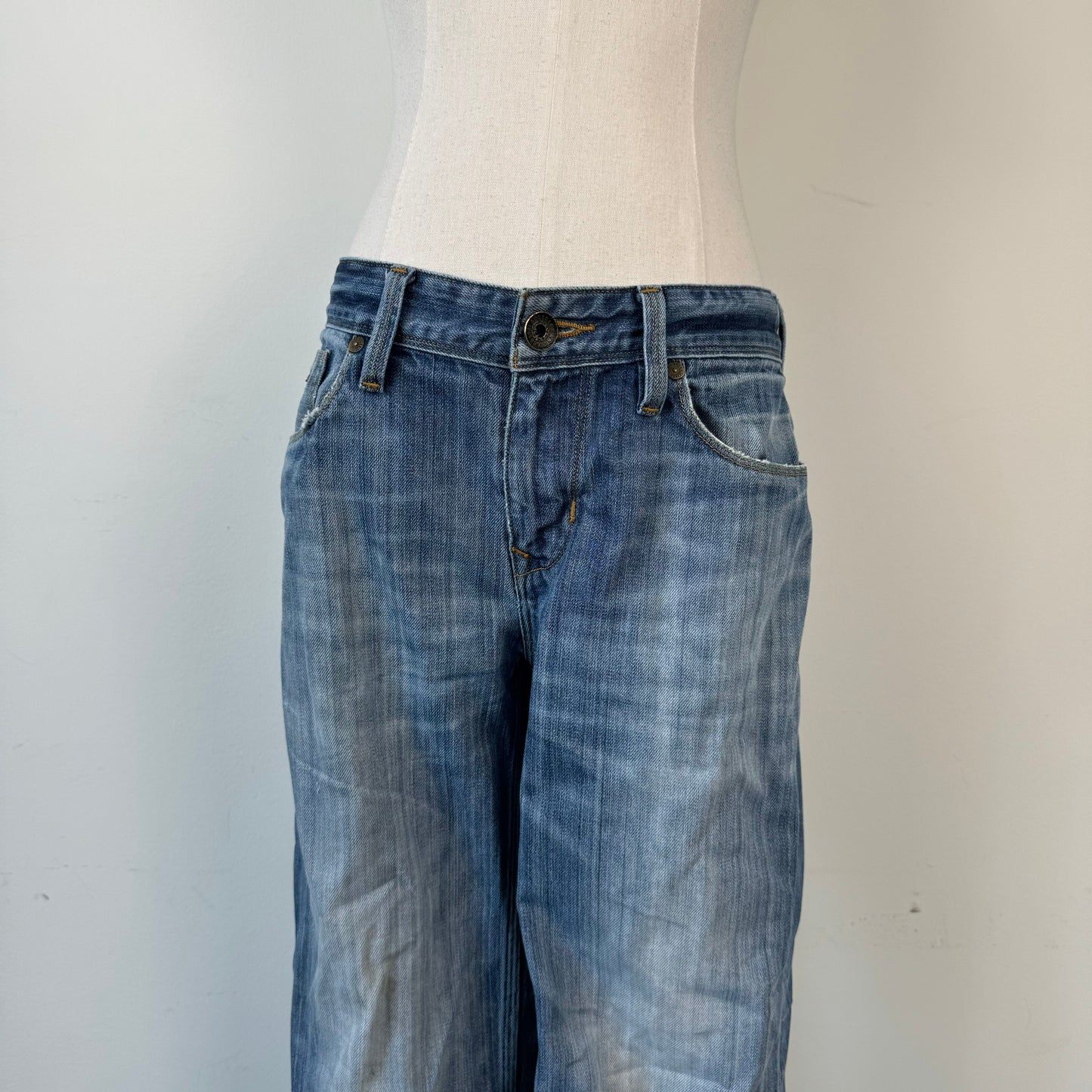 Guess Faded Straight Cut Jeans