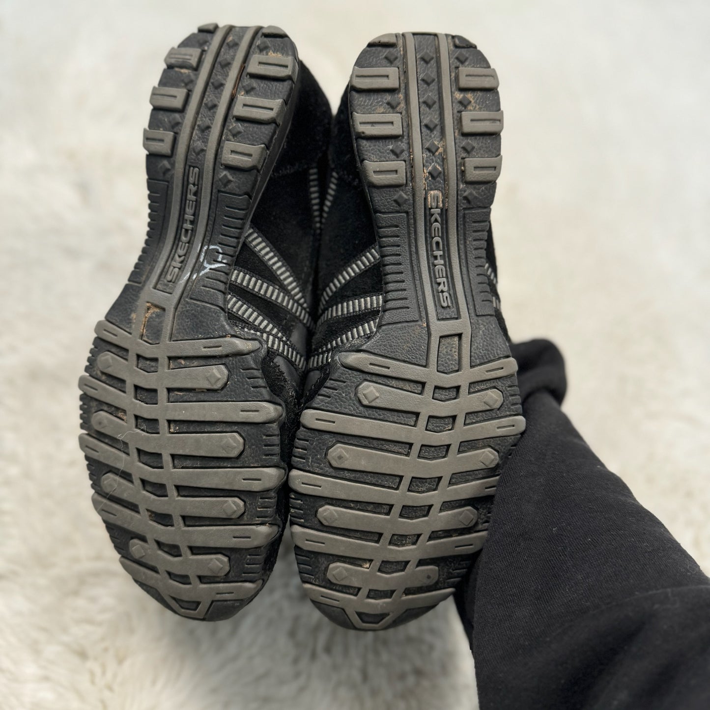 Sketchers Black Skinny Sneakers (US 7.5-8)