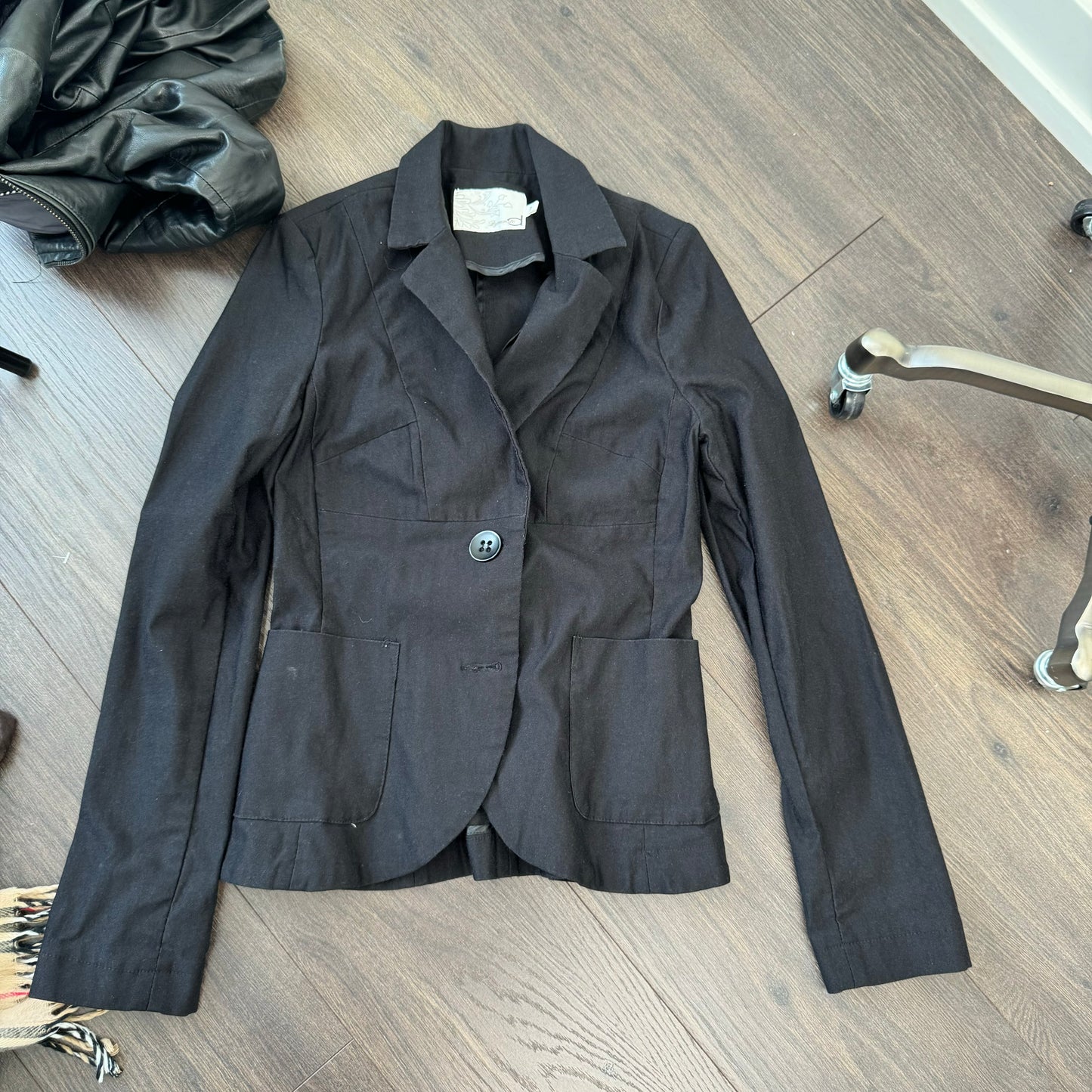 Vintage Black Fitted Button Up Blazer
