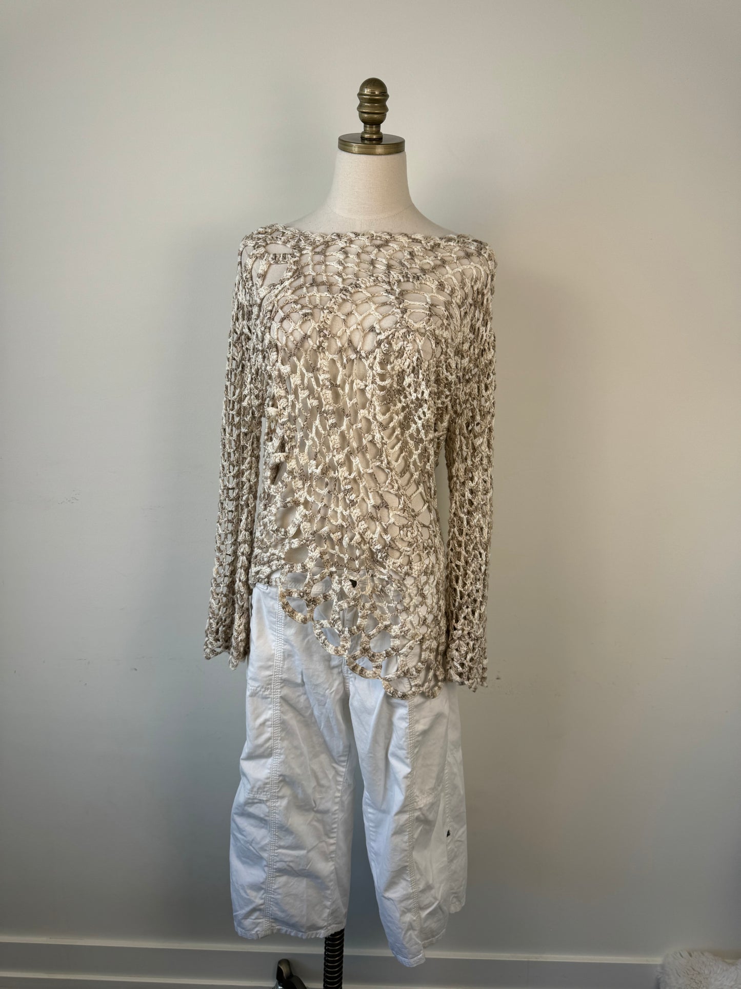 White Low Rise Cargo Capris