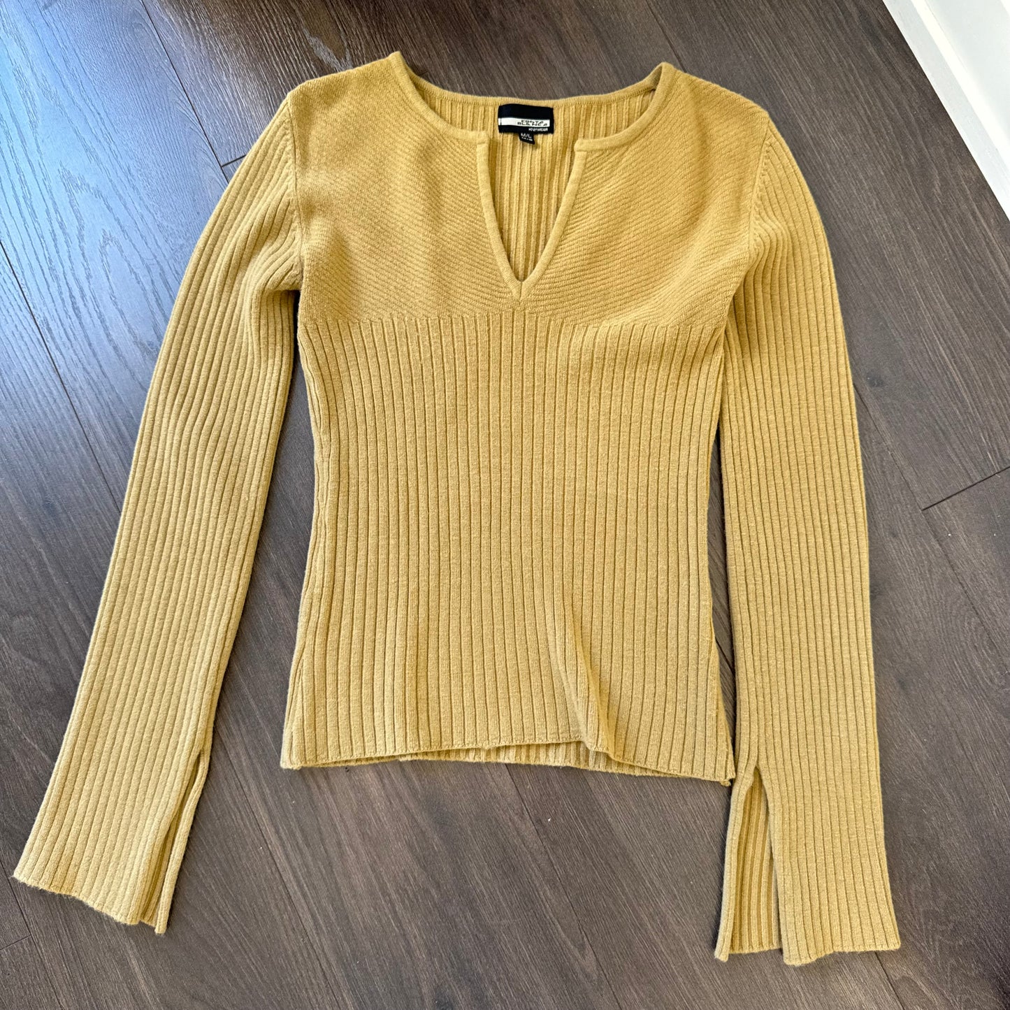 Costa Blanca Bell Sleeve Fitted Top
