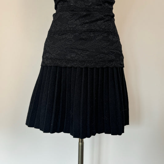 Black Pleated Knit Mini Skirt