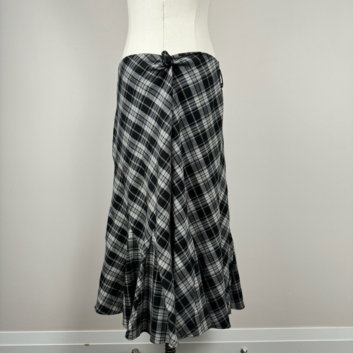Plaid Ruffled Hem Midi Skirt