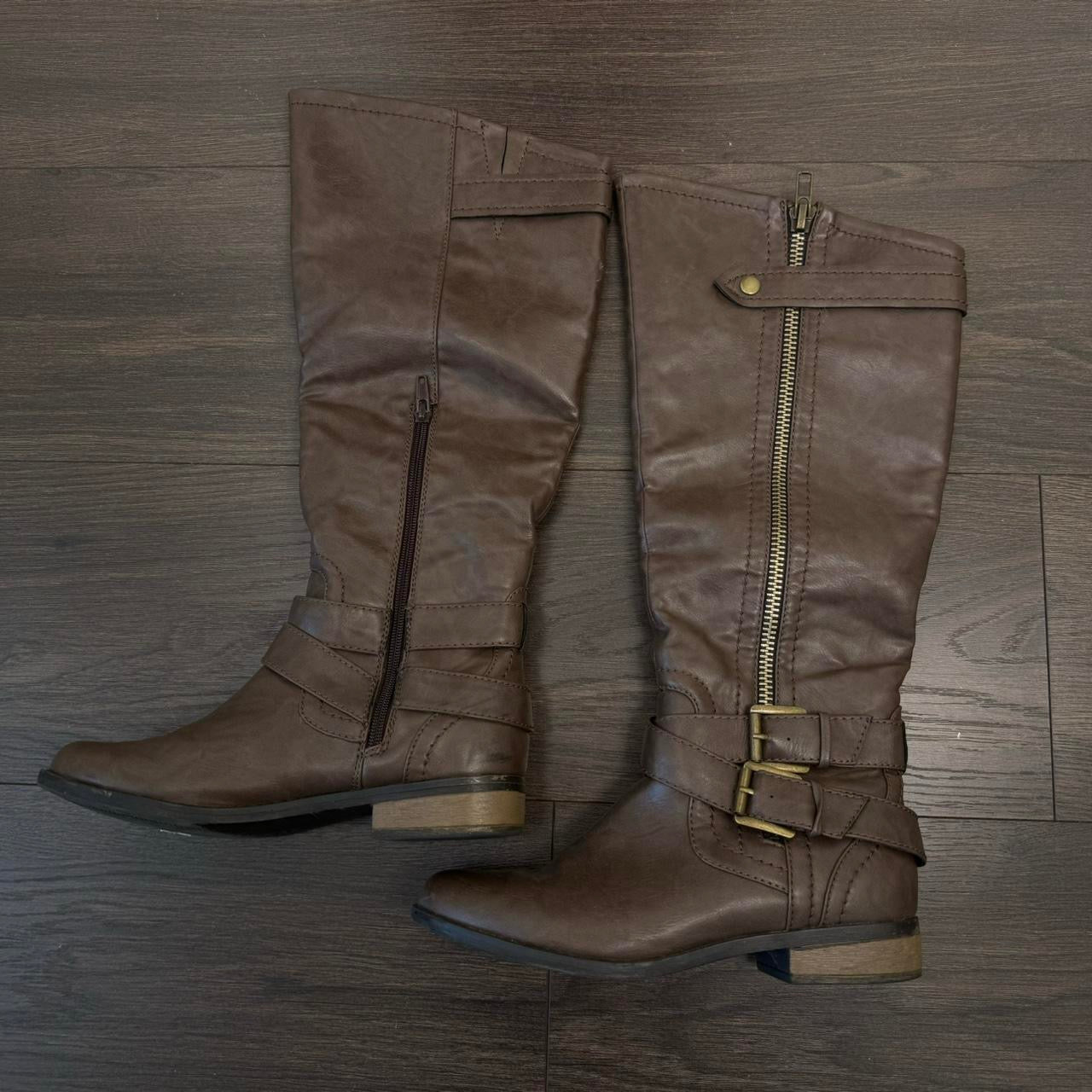 Brown Gold Buckle High Leather Boots (US7)
