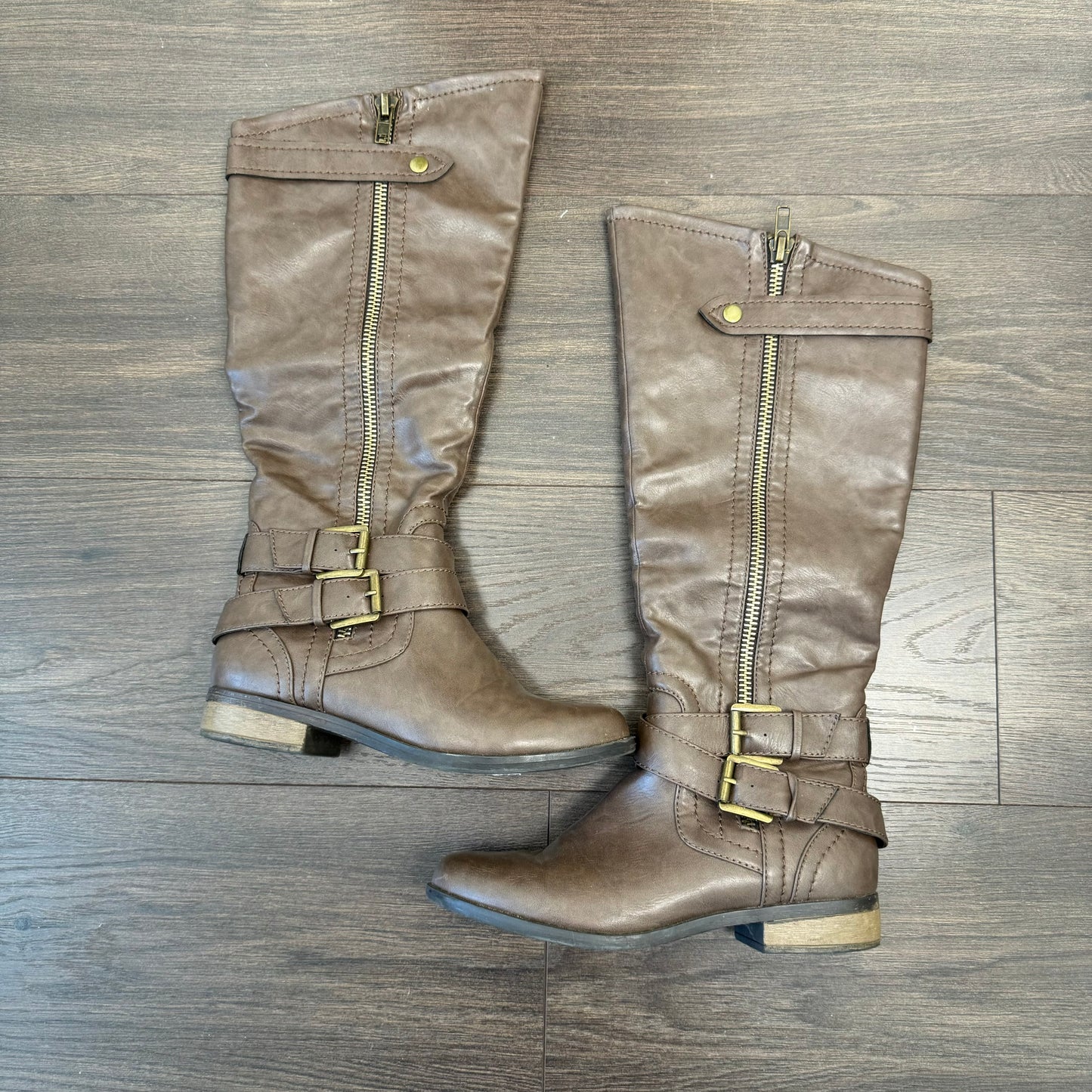 Brown Gold Buckle High Leather Boots (US7)