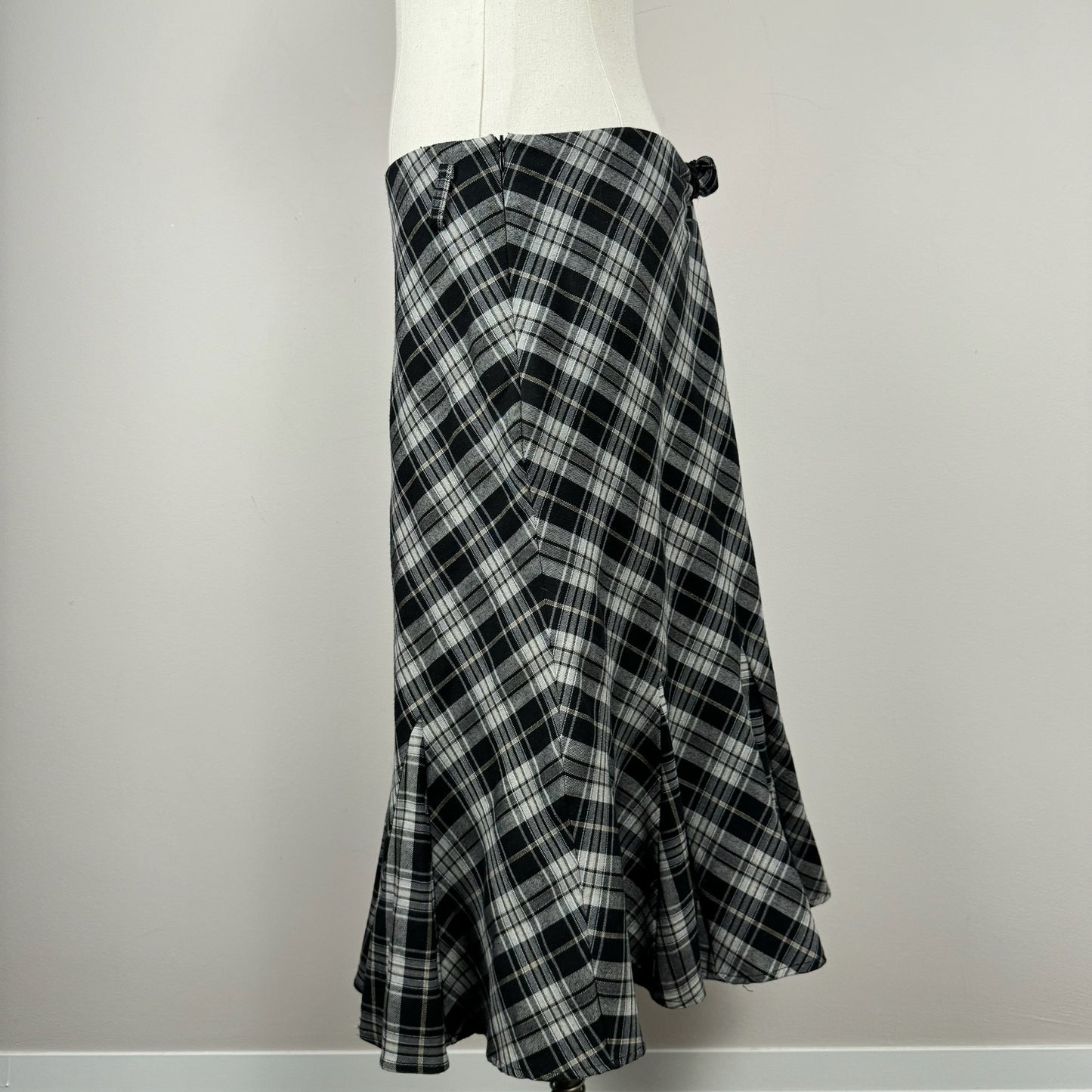 Plaid Ruffled Hem Midi Skirt