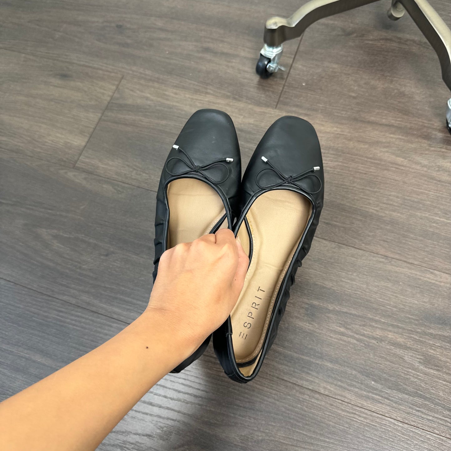 Black Ballet Flats with Bow (US7)