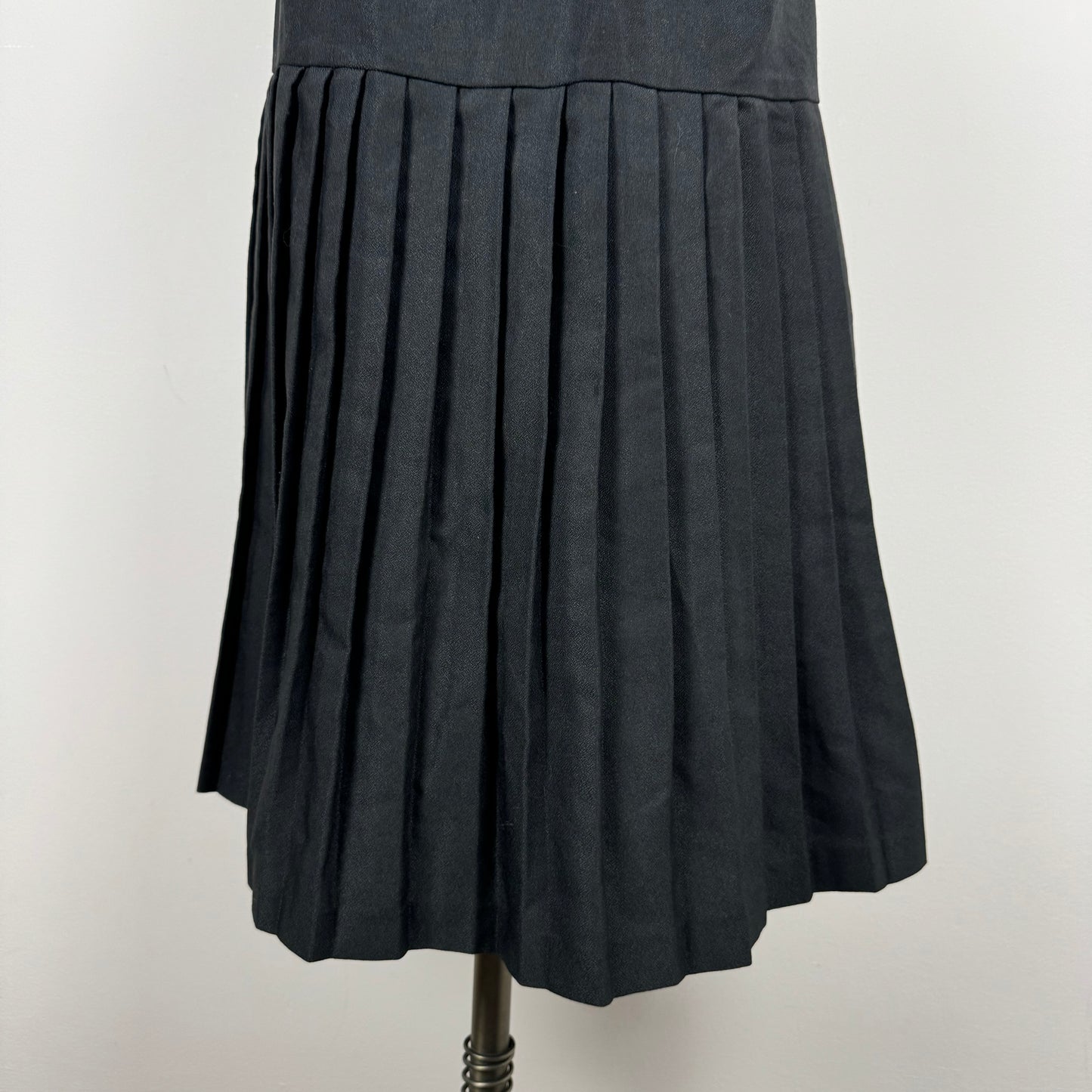 Black Pleated Drop Waist Midi Skirt