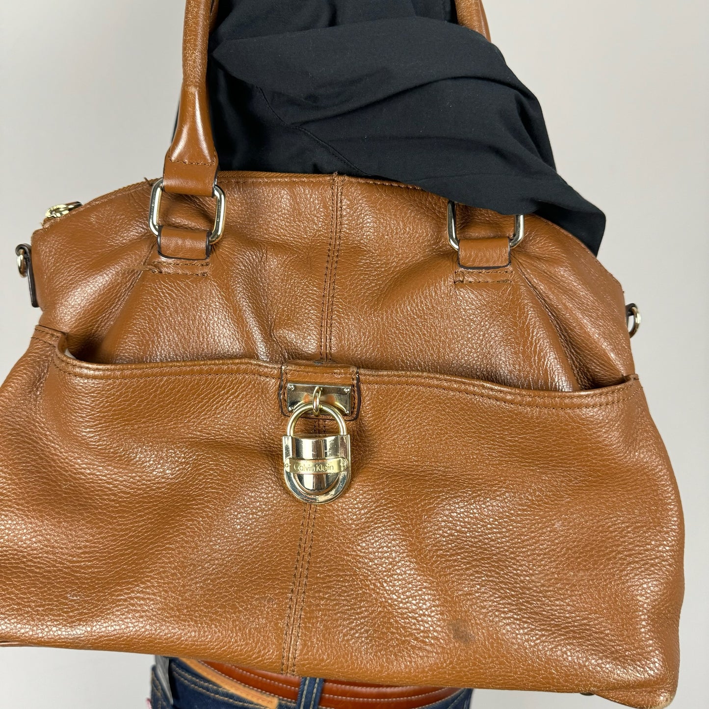 Tan Genuine Leather Locket Shoulder Bag