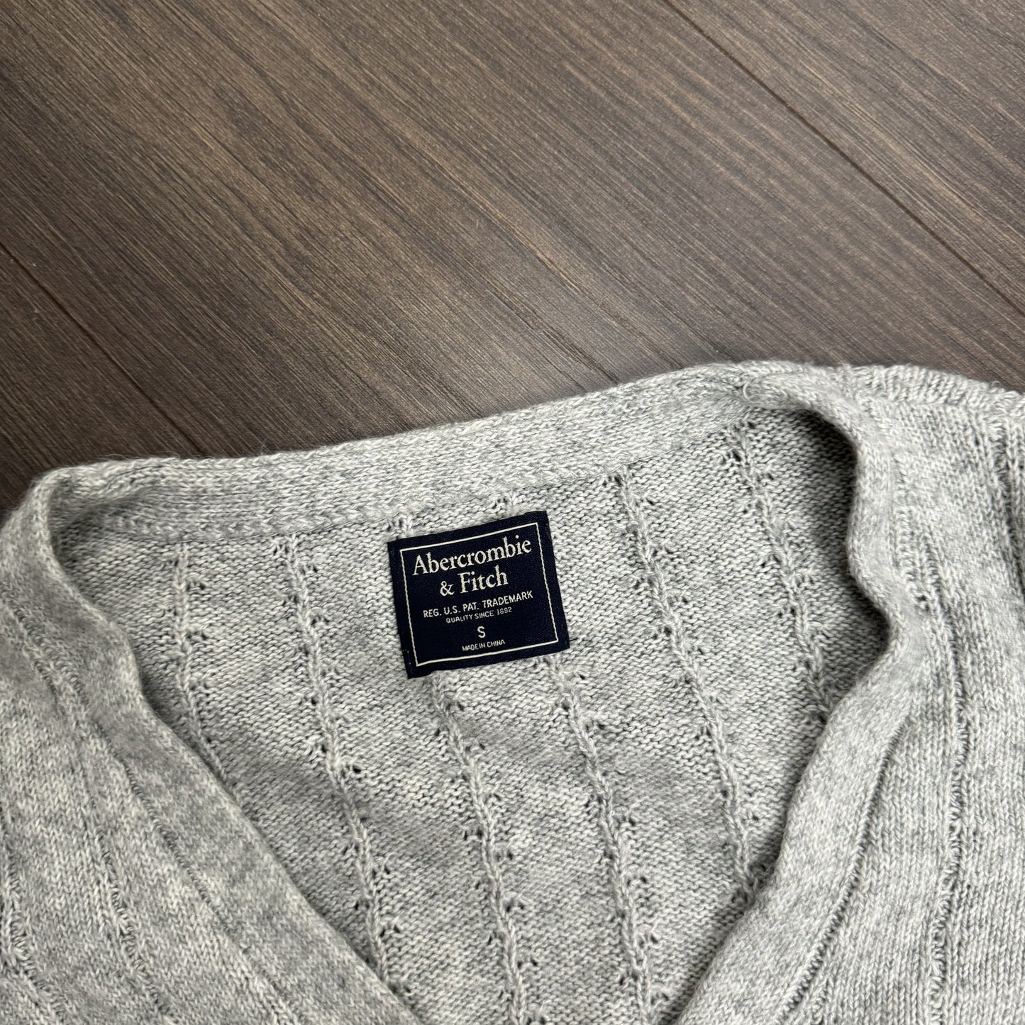 Abercrombie Light Grey Button Up Cardigan – view 3