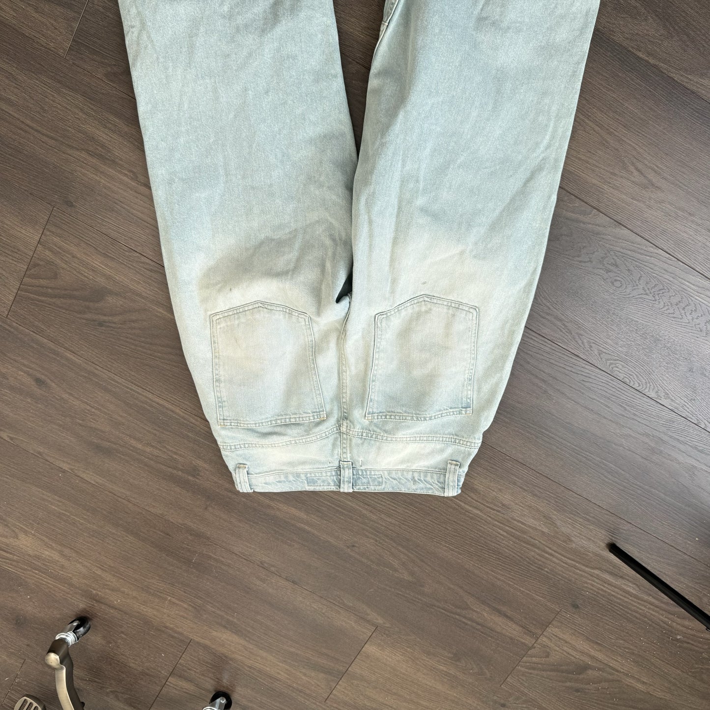 Faded Low Rise Baggy Jeans – view 10