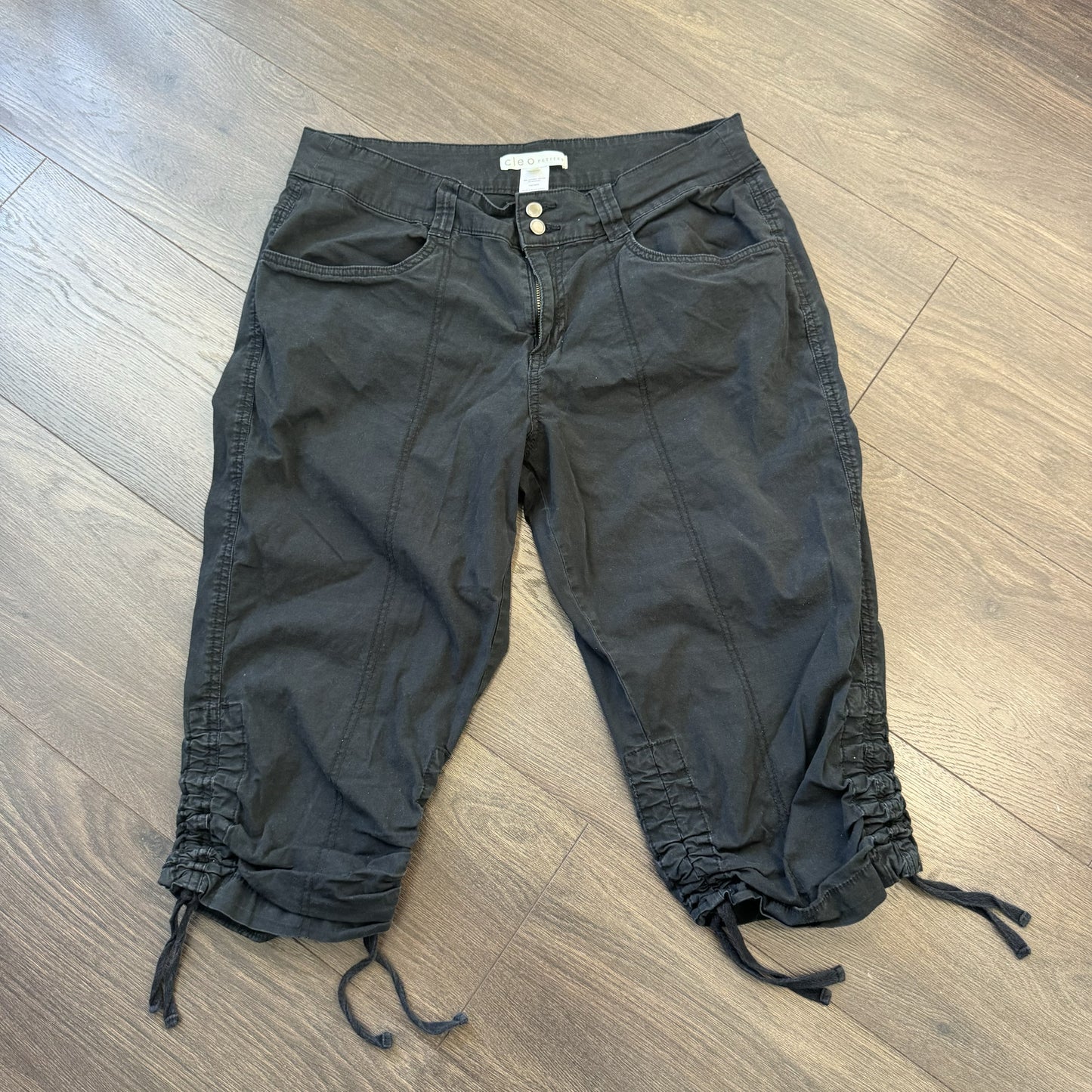 Y2K Cleo Black Low Rise Cargo Capris – view 9