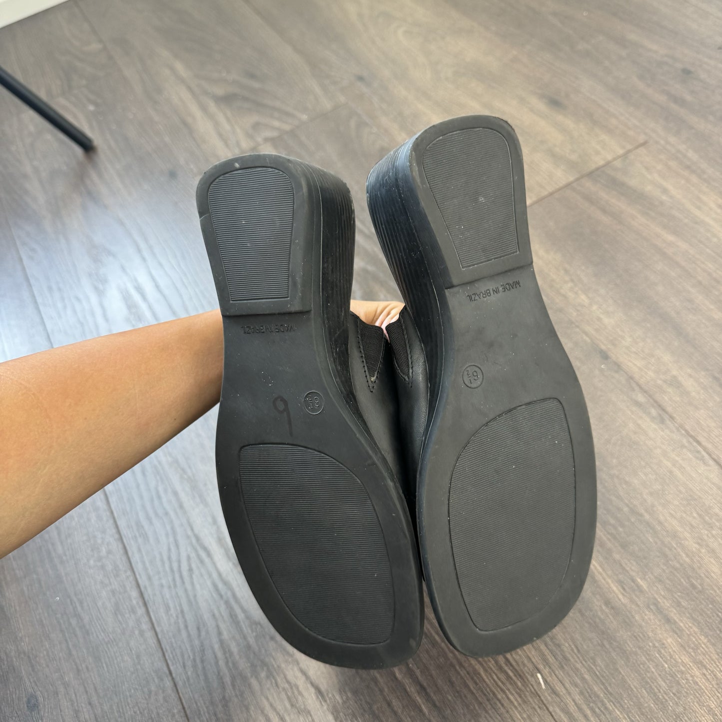 Vintage Black Jesscia Leather Wedge Sandals – view 2
