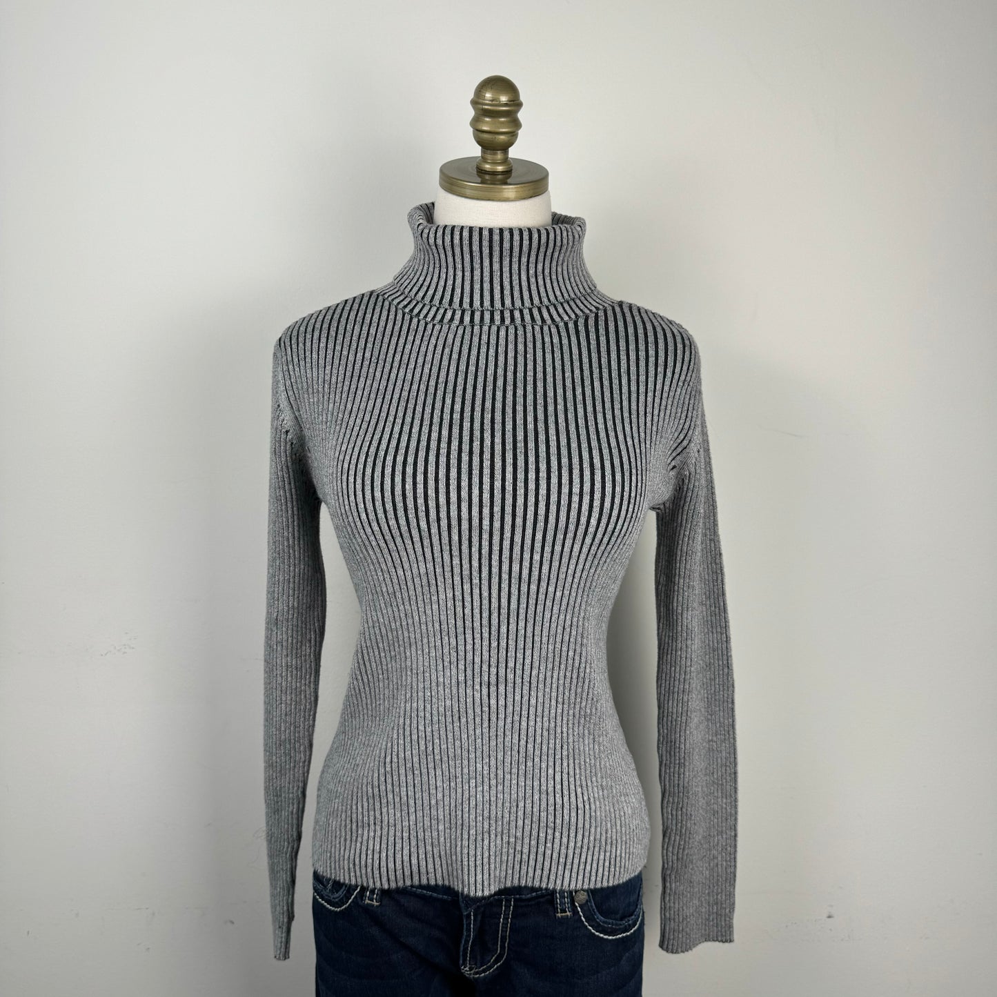 Two-Tone Fitted Turtleneck Sweater