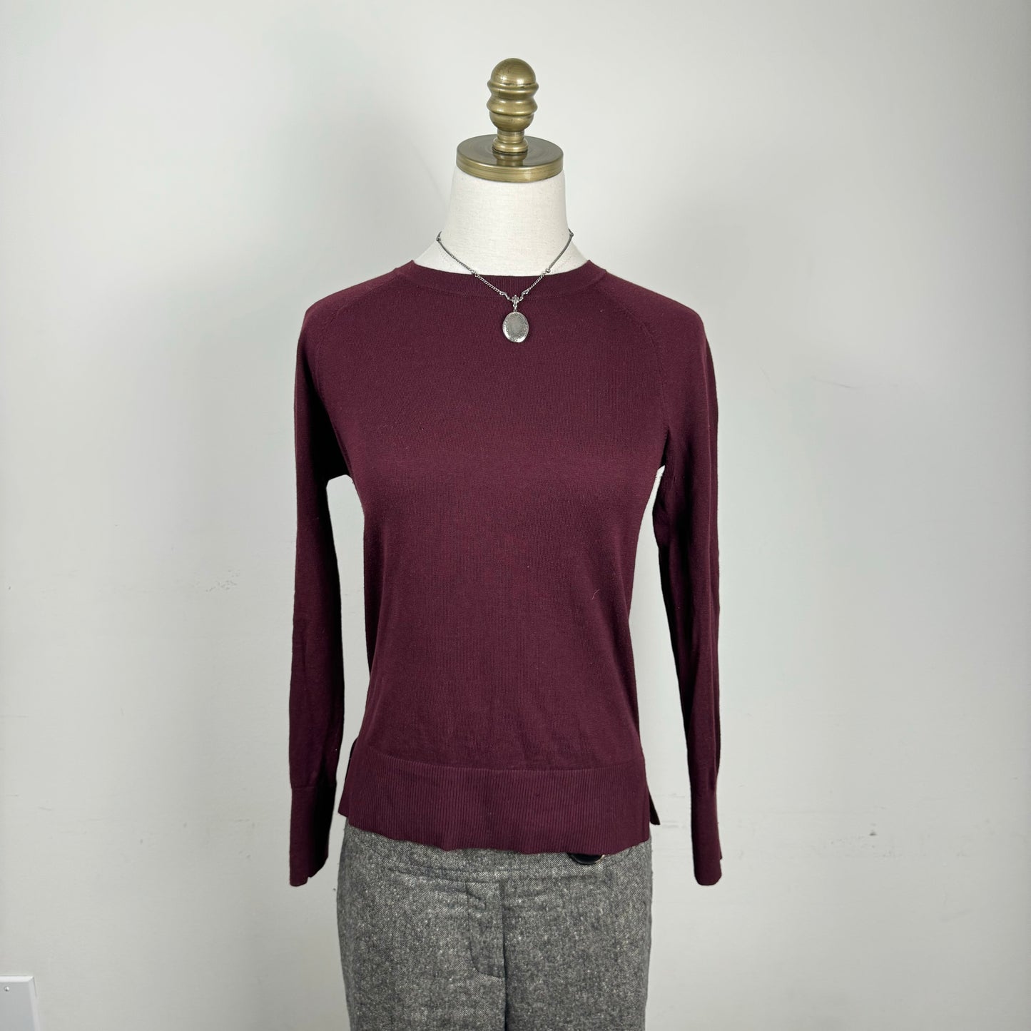 Burgundy Fitted Thin Knit Sweater