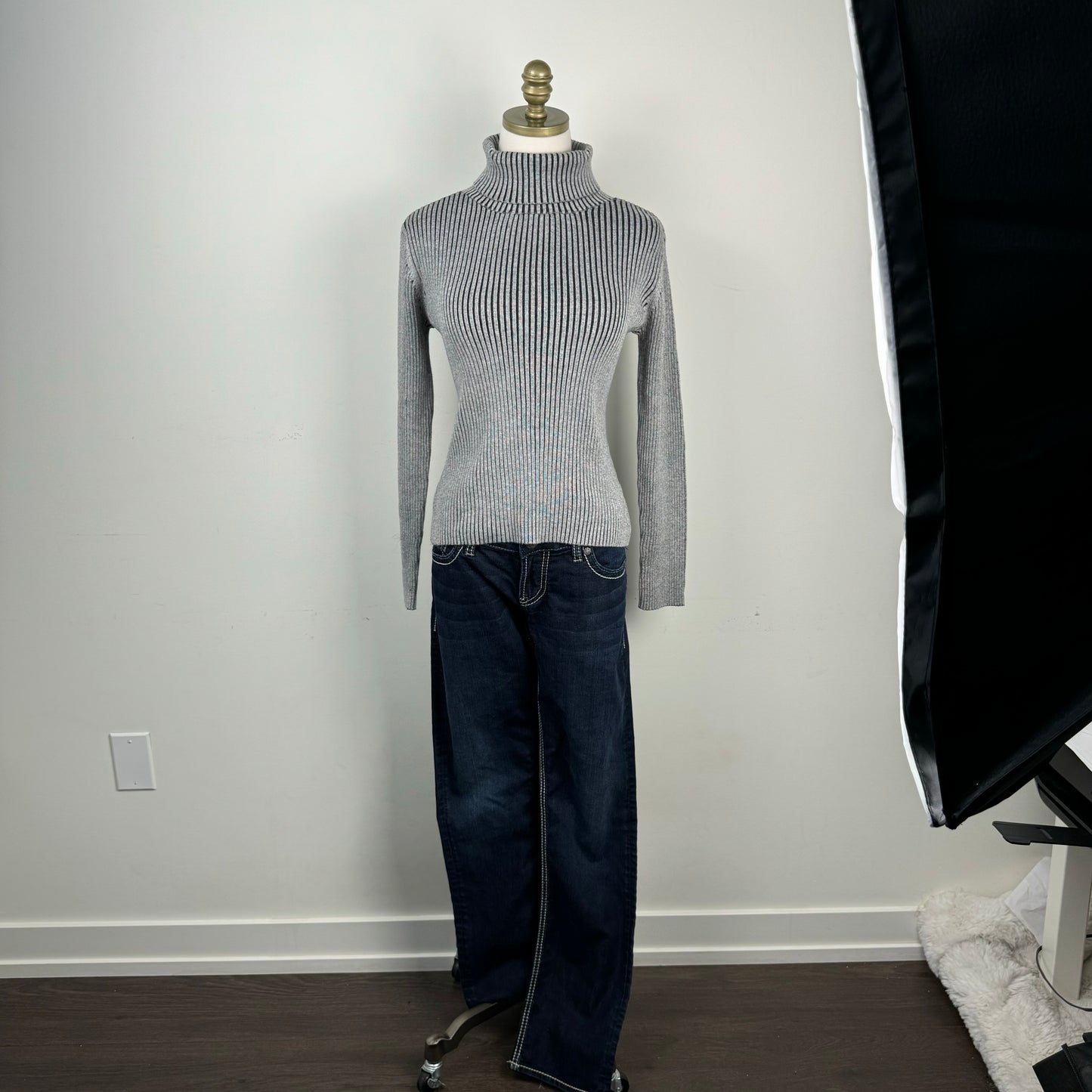 Two-Tone Fitted Turtleneck Sweater