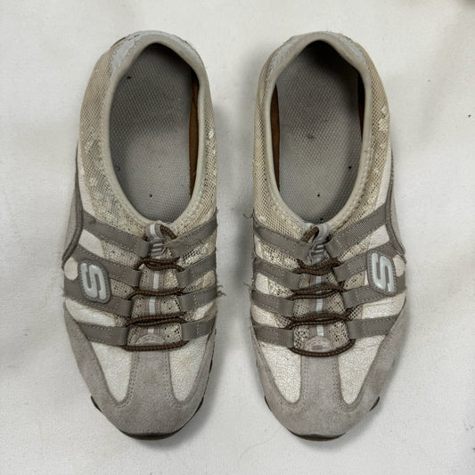 Sketchers Lace and Beige Skinny Sneakers