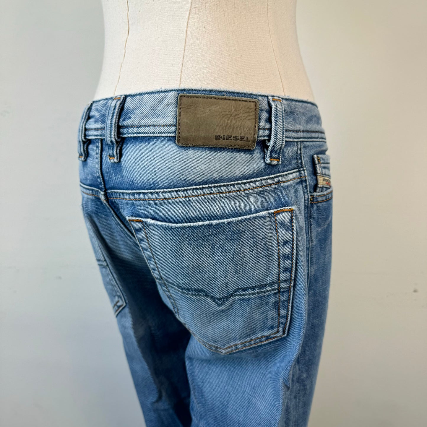 Diesel Slim Straight Viker-R Jeans
