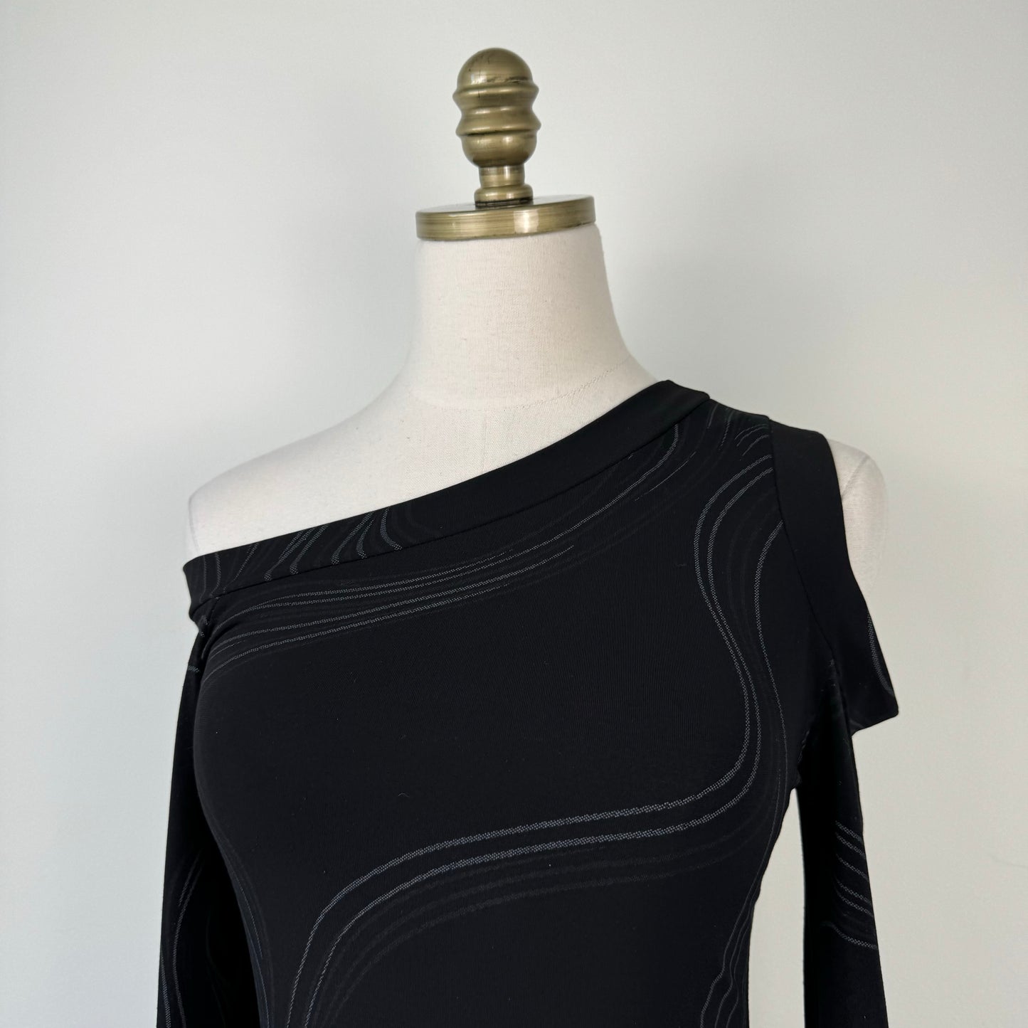 90s Cut Out Off Shoulder Long Sleeve Top
