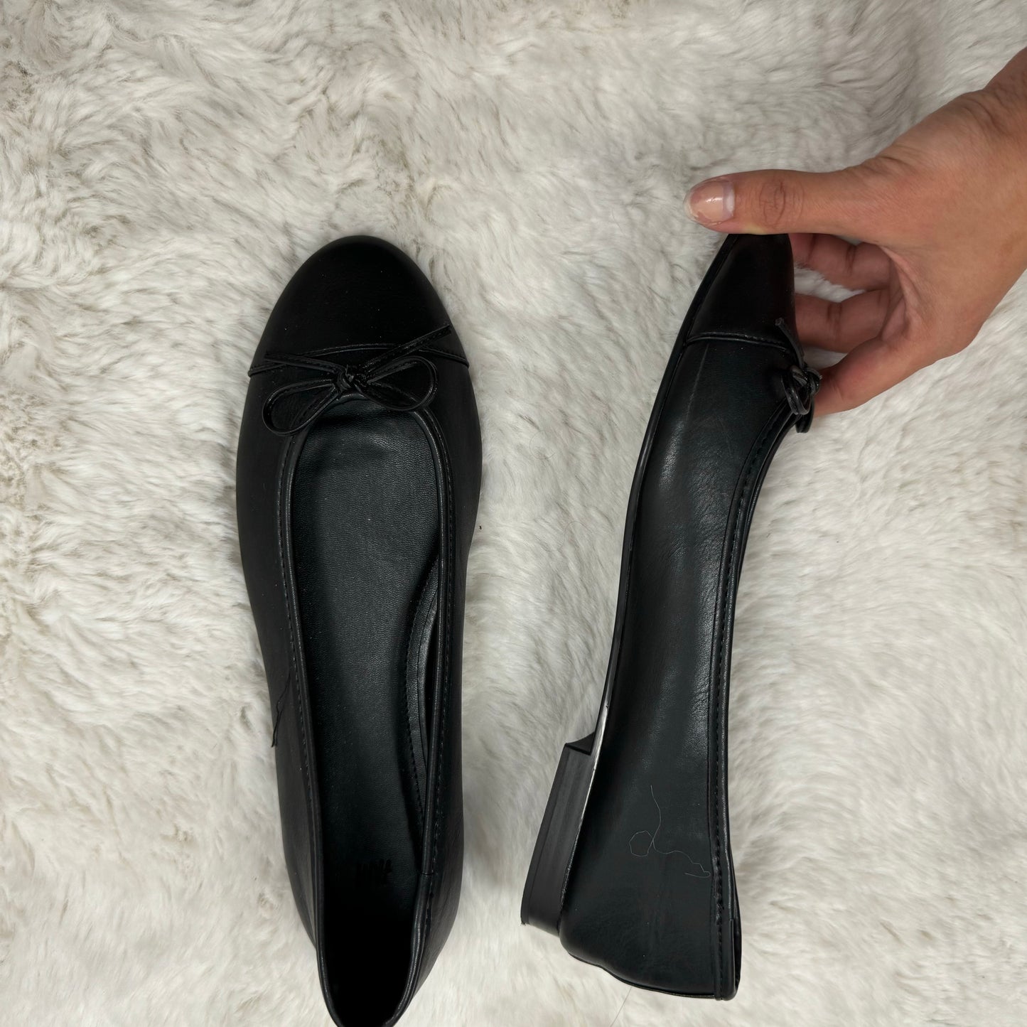 Black Ballet Flats with Bow (US7)