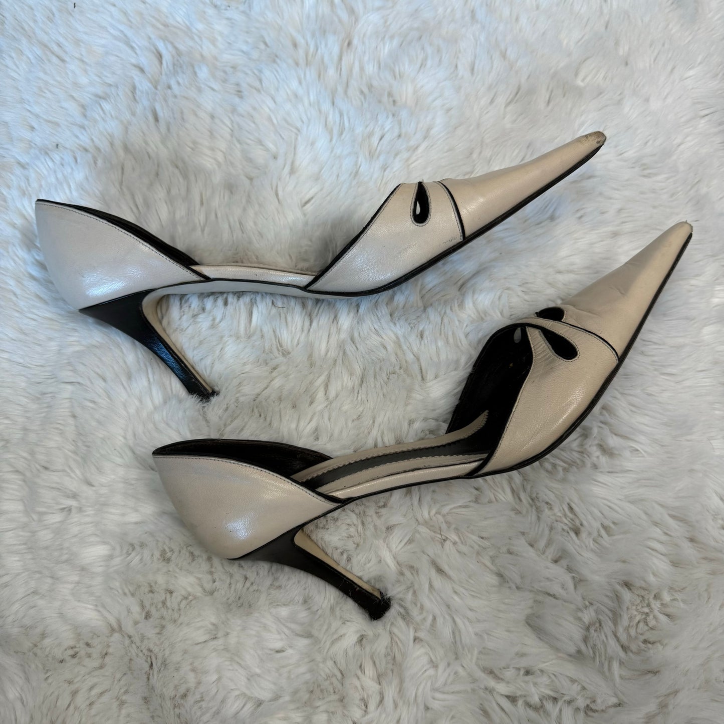 Pointed Toe Kitten Heels (US 9/9.5)