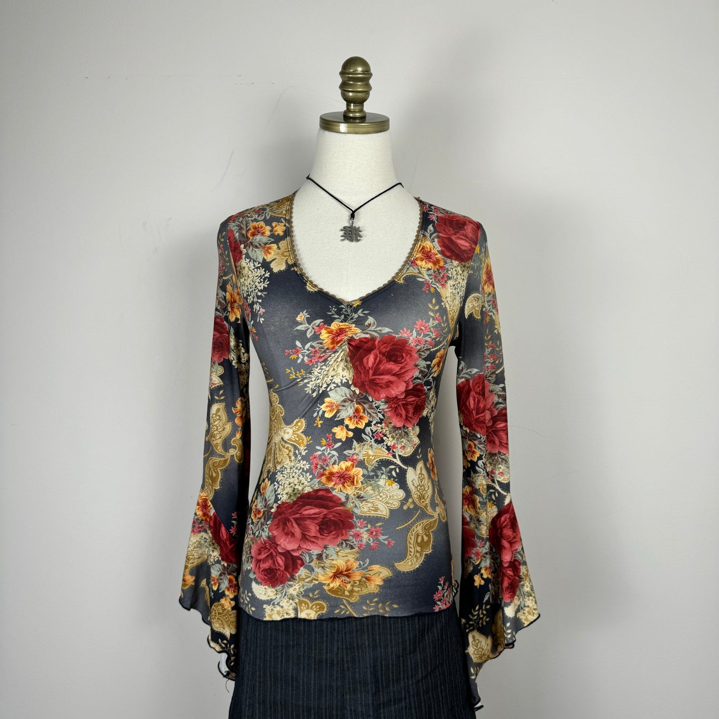 Vintage Floral Print Bell Sleeve Top