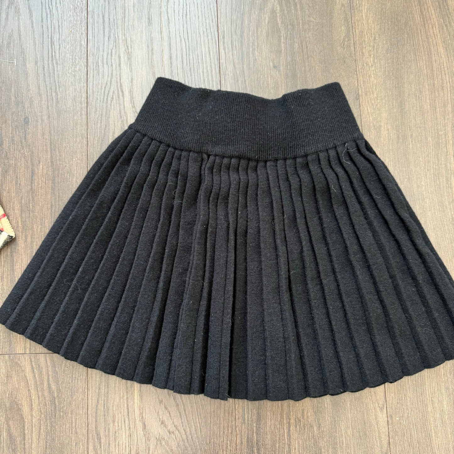 Black Pleated Knit Mini Skirt