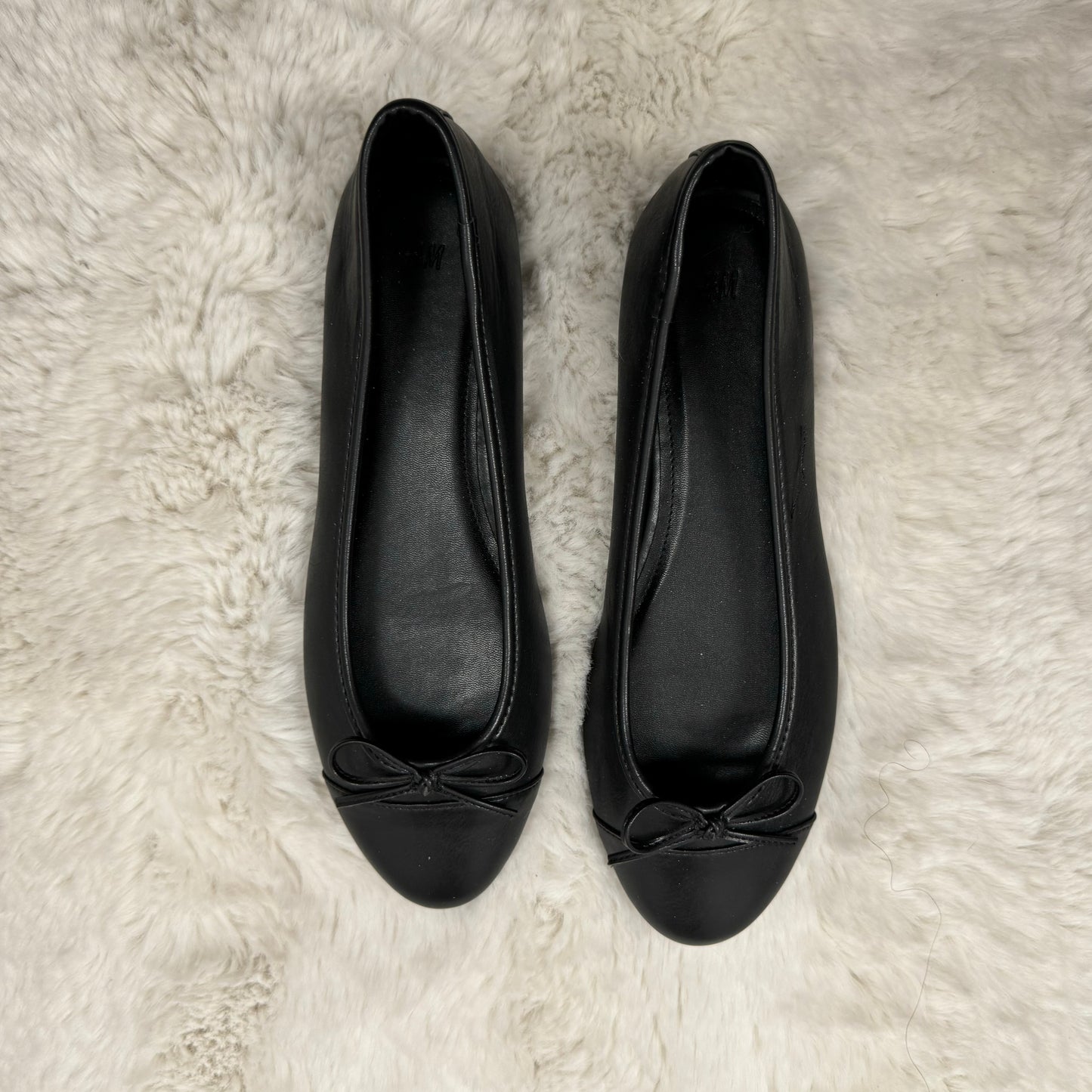 Black Ballet Flats with Bow (US7)