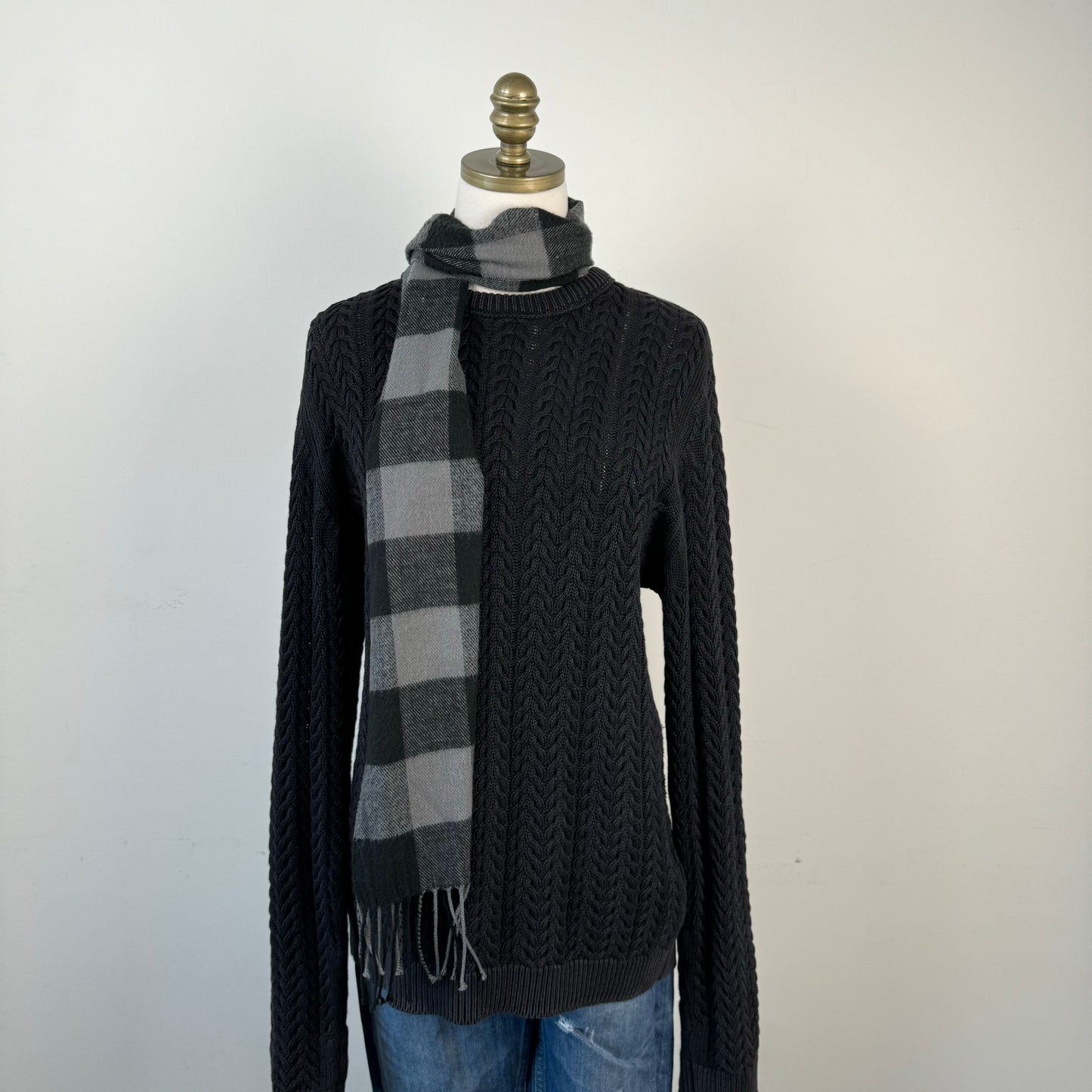 Checked Plaid Knit Scarf