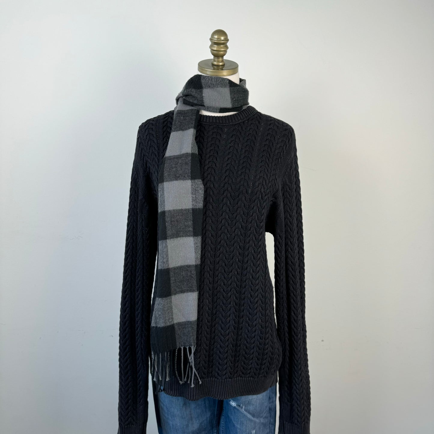 Checked Plaid Knit Scarf