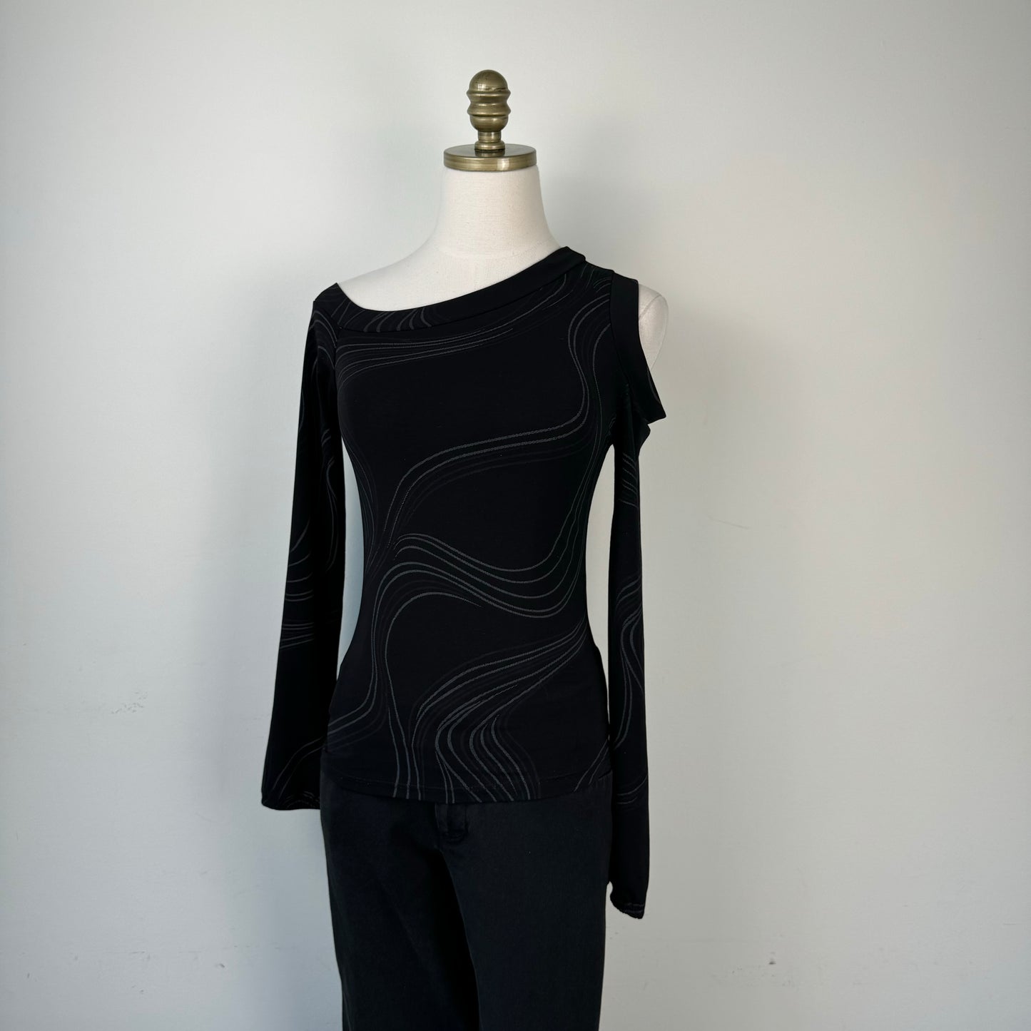 90s Cut Out Off Shoulder Long Sleeve Top