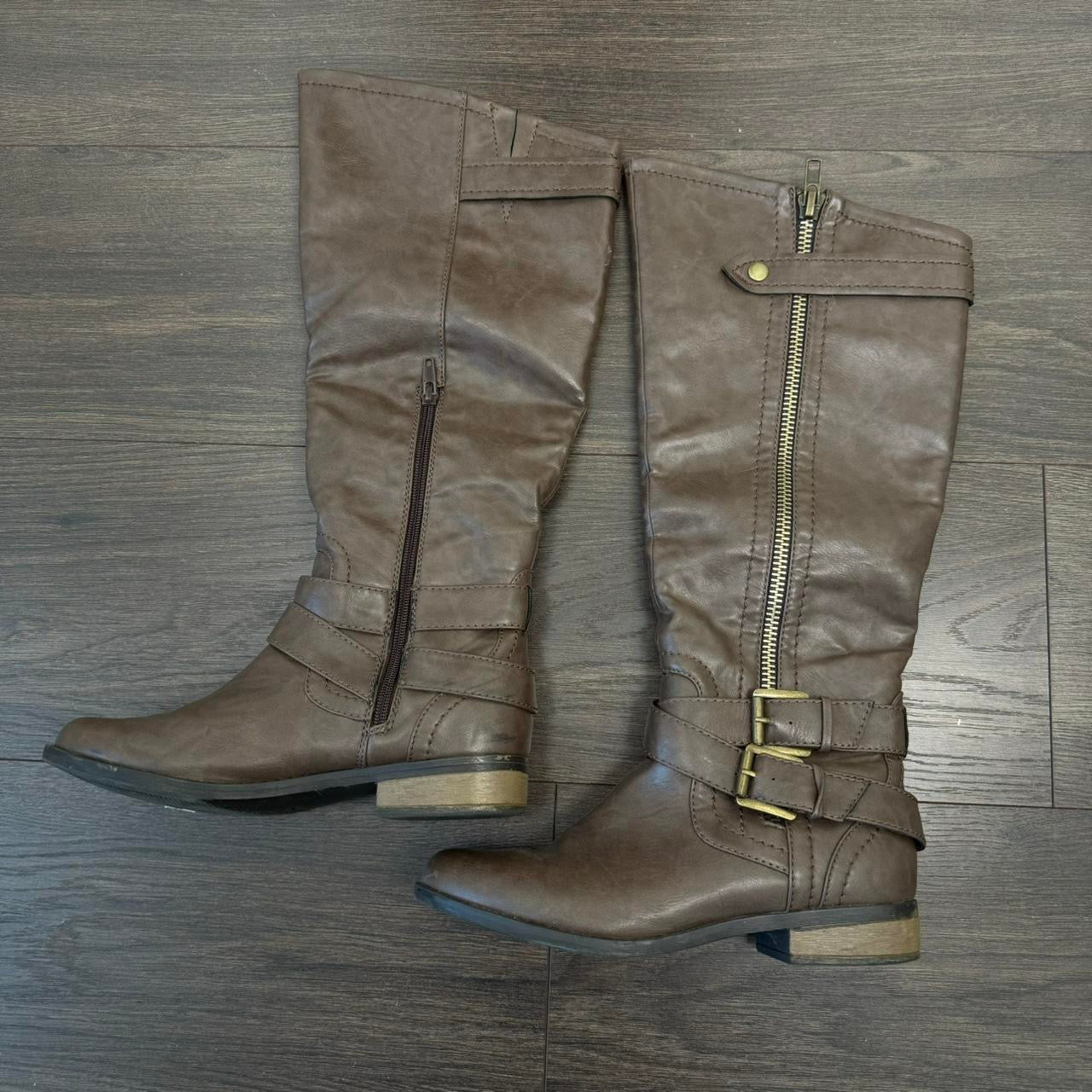 Brown Gold Buckle High Leather Boots  (US7)