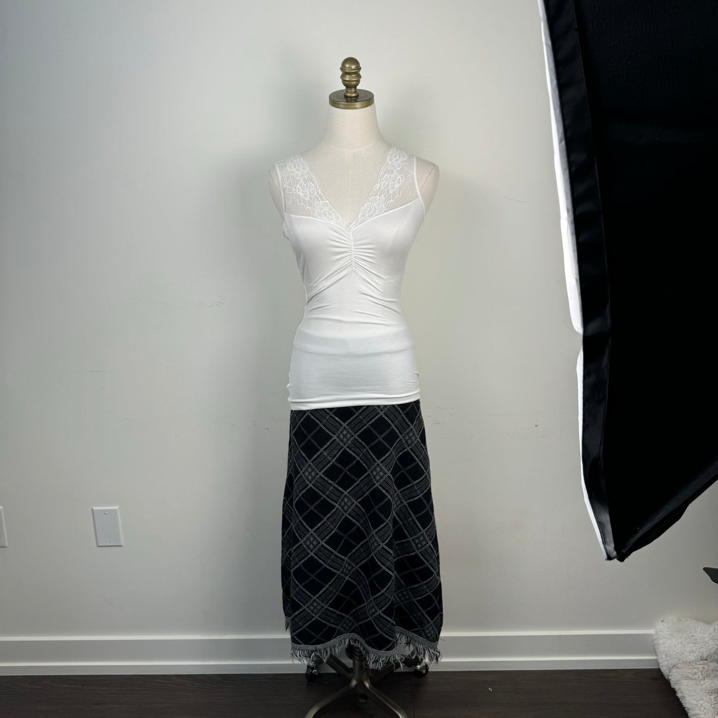 White Lace Trim Fitted Tank Top