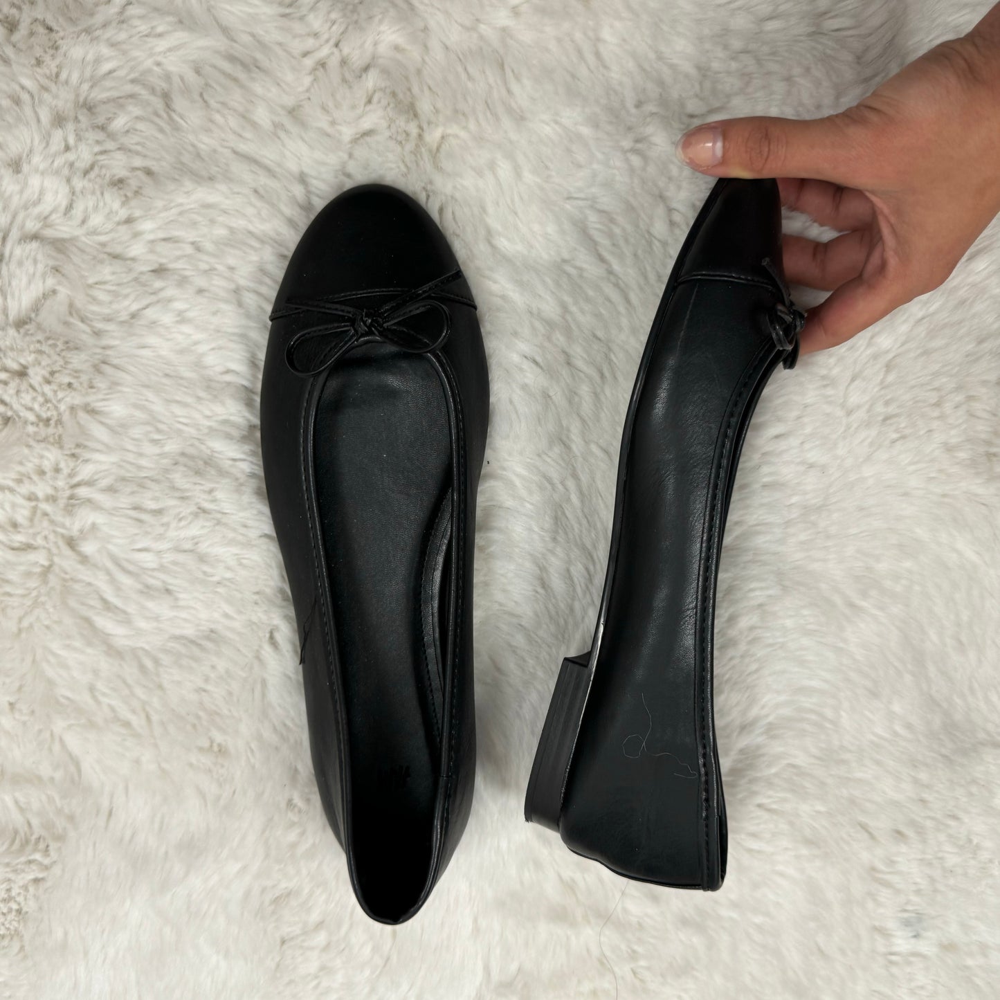 Black Ballet Flats with Bow (US7)