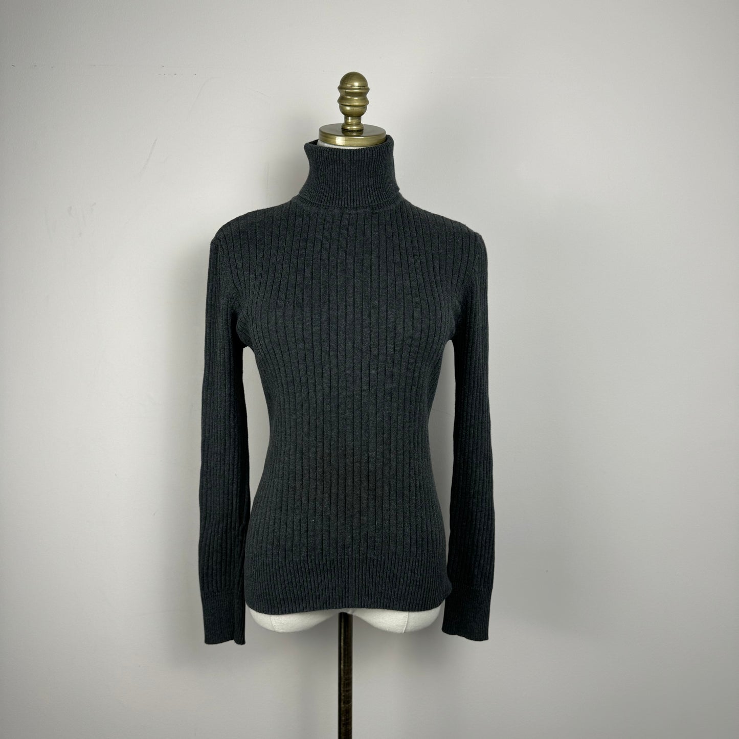 Vintage Fitted Grey Turtleneck Sweater