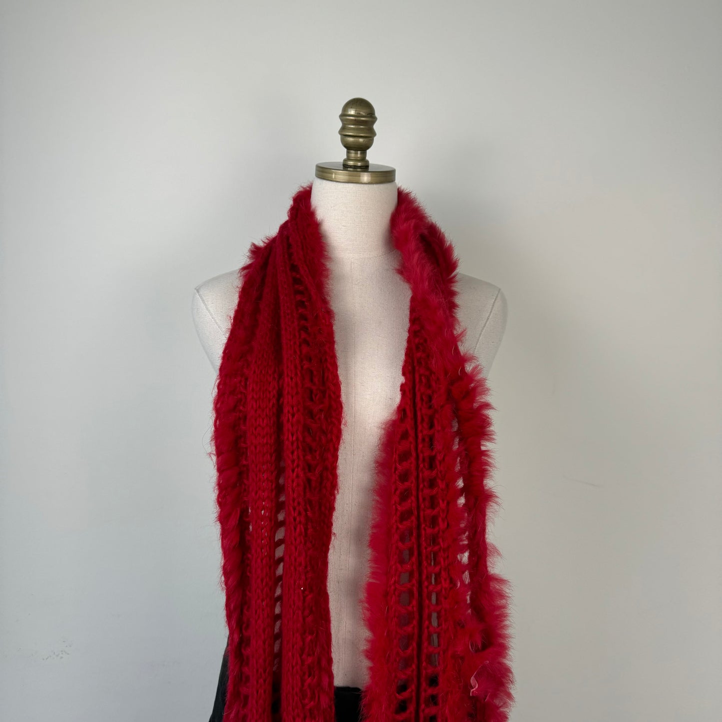 Red Cable Knit Fur Trim Scarf