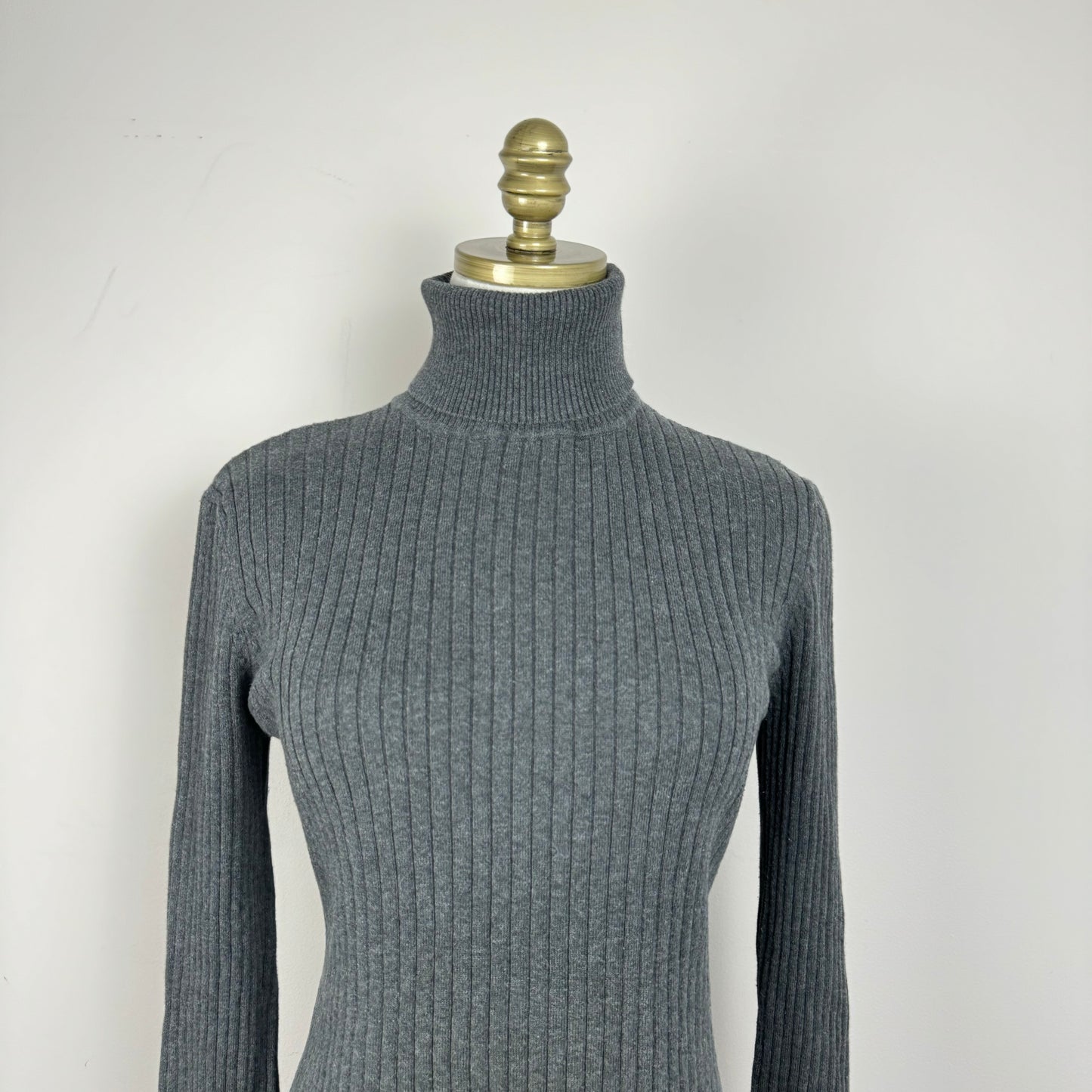 Vintage Fitted Grey Turtleneck Sweater