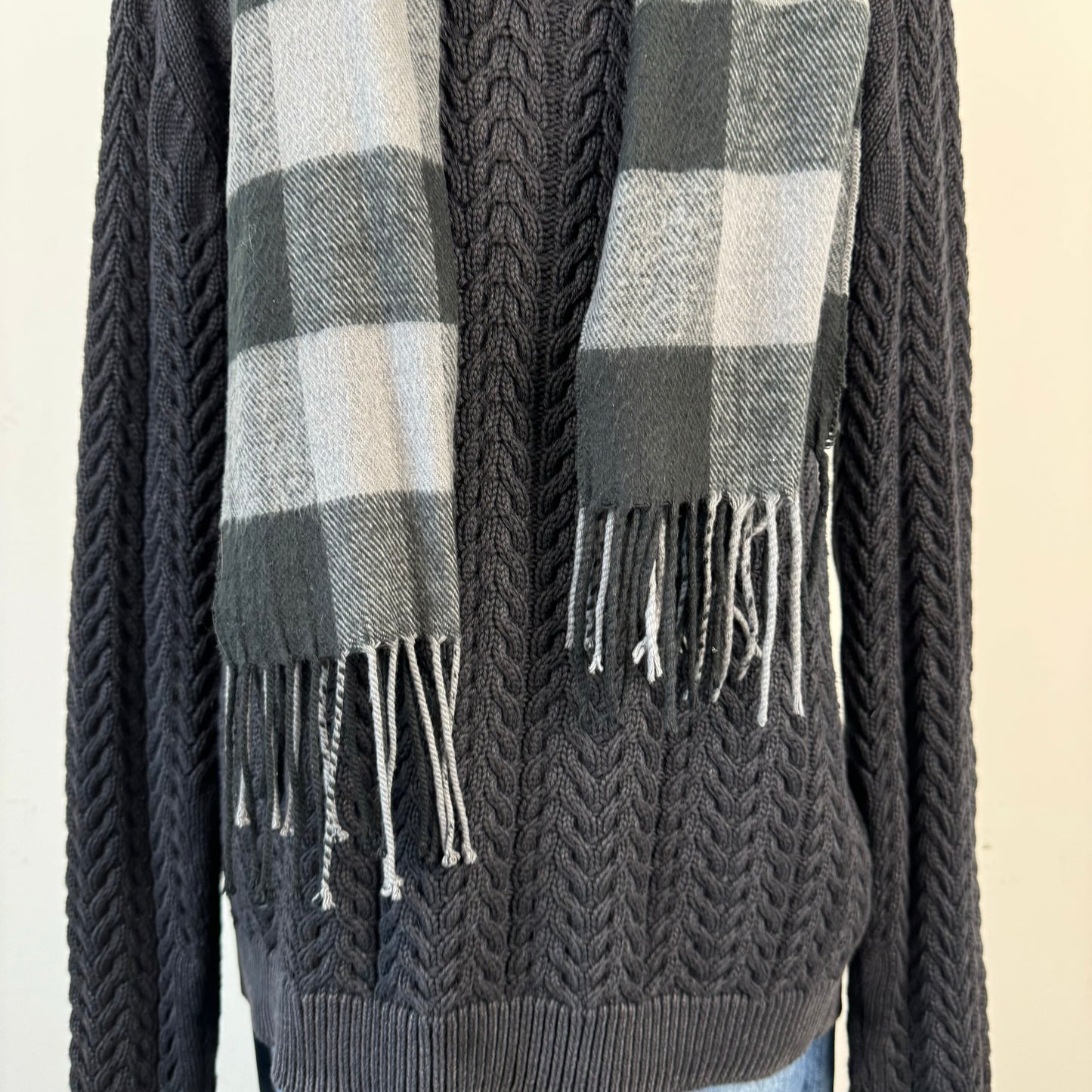 Checked Plaid Knit Scarf