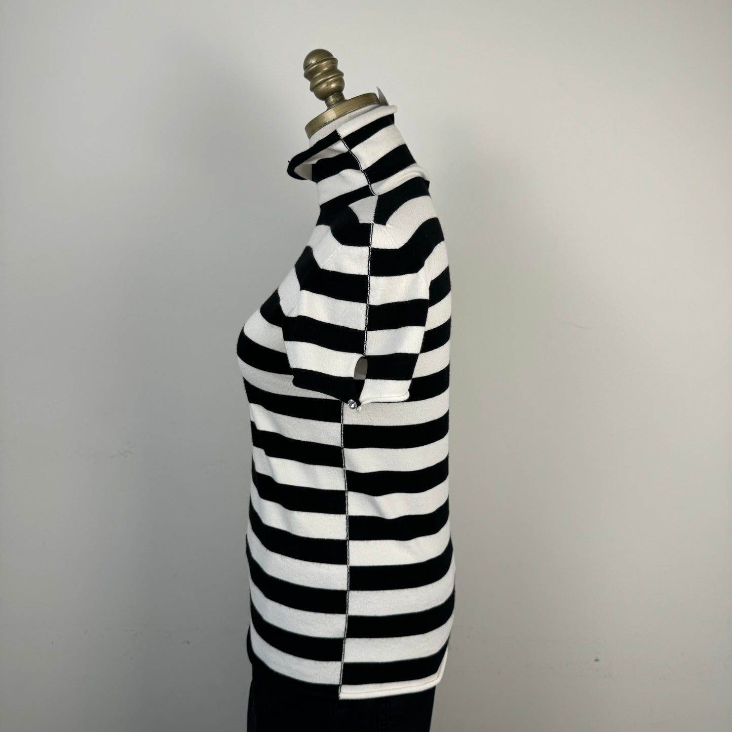 Black and White Striped Short Sleeve Knit Top