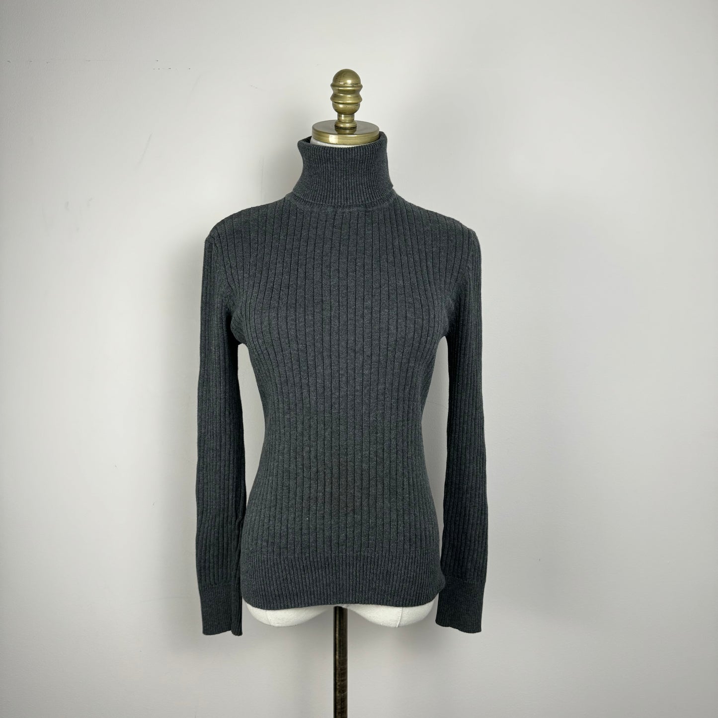 Vintage Fitted Grey Turtleneck Sweater