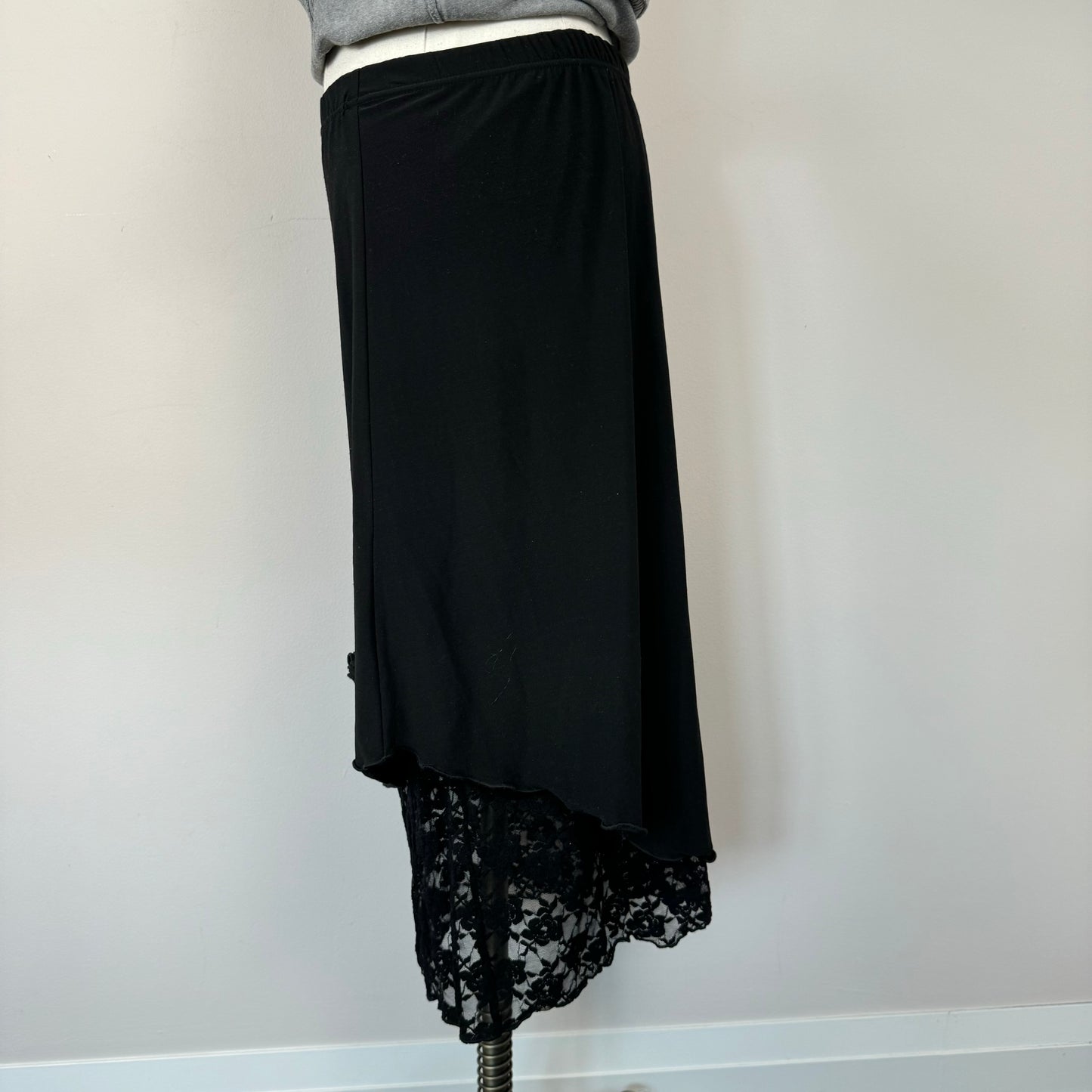 Black Lace Trim Rosette Midi Skirt