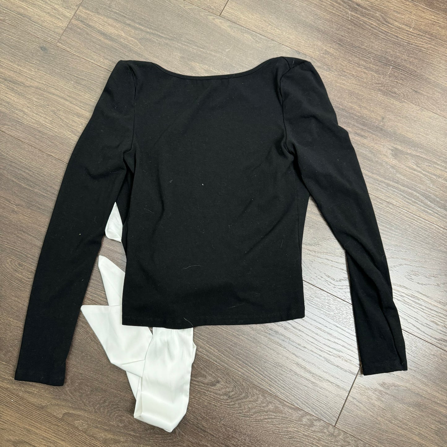 Black Fitted Backless White Bow Long Sleeve Top