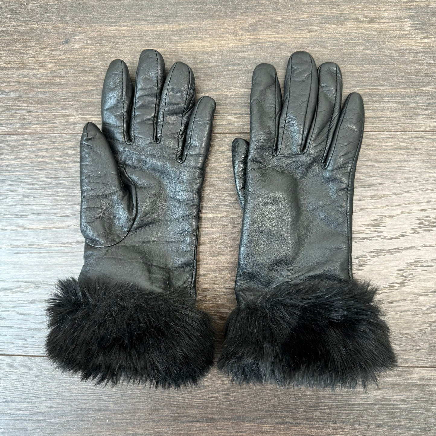 Danier Genuine Leather Fur Trim Gloves