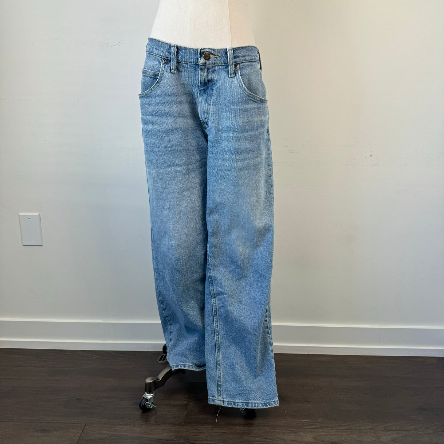 Wrangler Low Rise Baggy Jeans