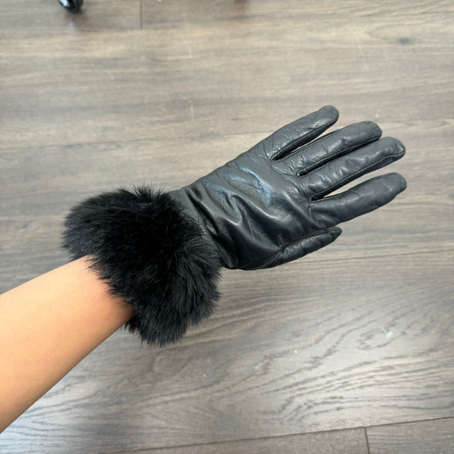 Danier Genuine Leather Fur Trim Gloves